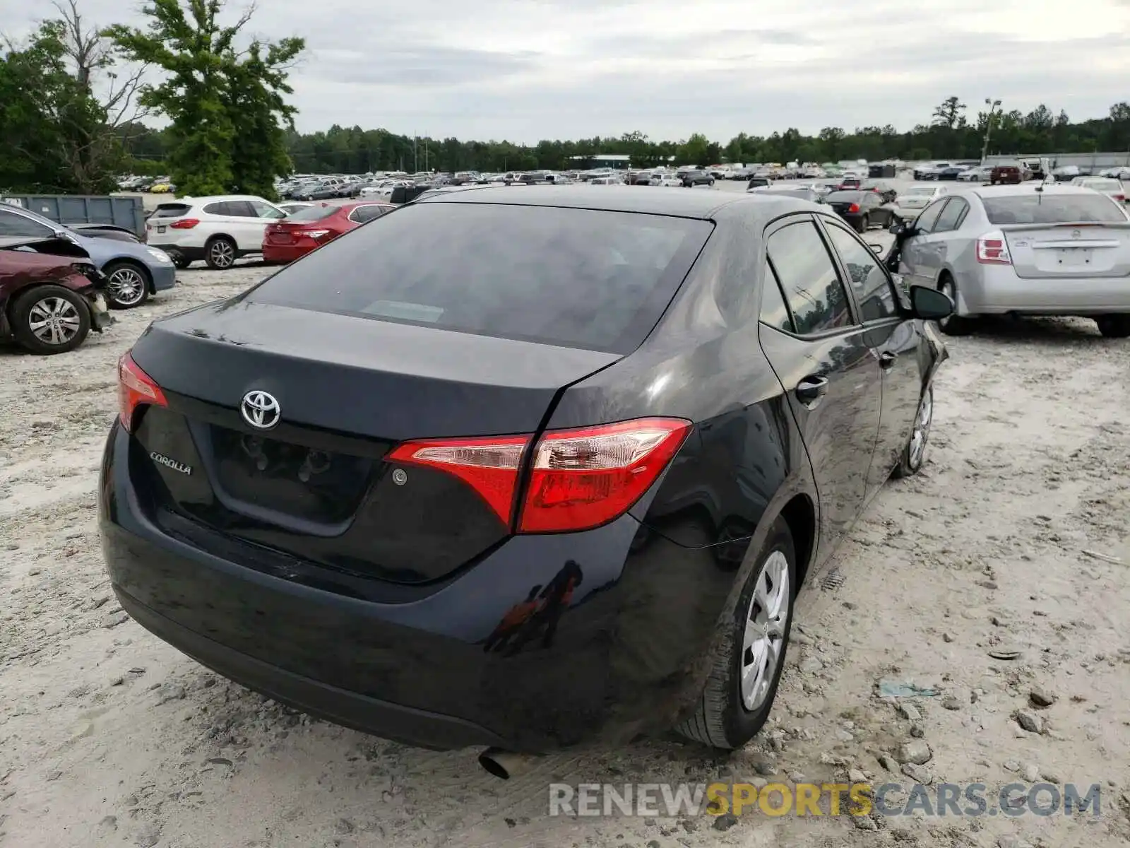 4 Photograph of a damaged car 2T1BURHE1KC134462 TOYOTA COROLLA 2019