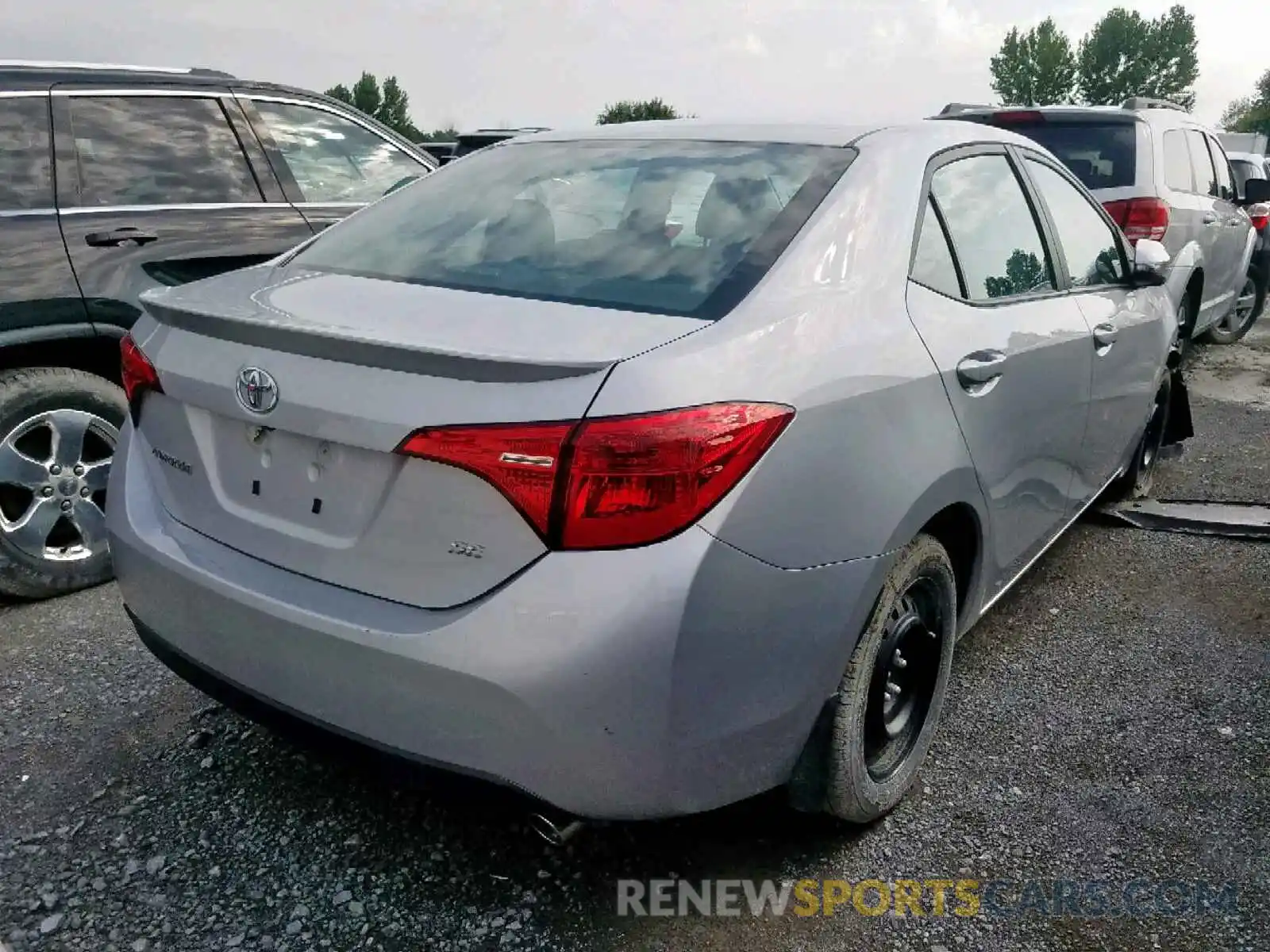 4 Photograph of a damaged car 2T1BURHE1KC135305 TOYOTA COROLLA 2019