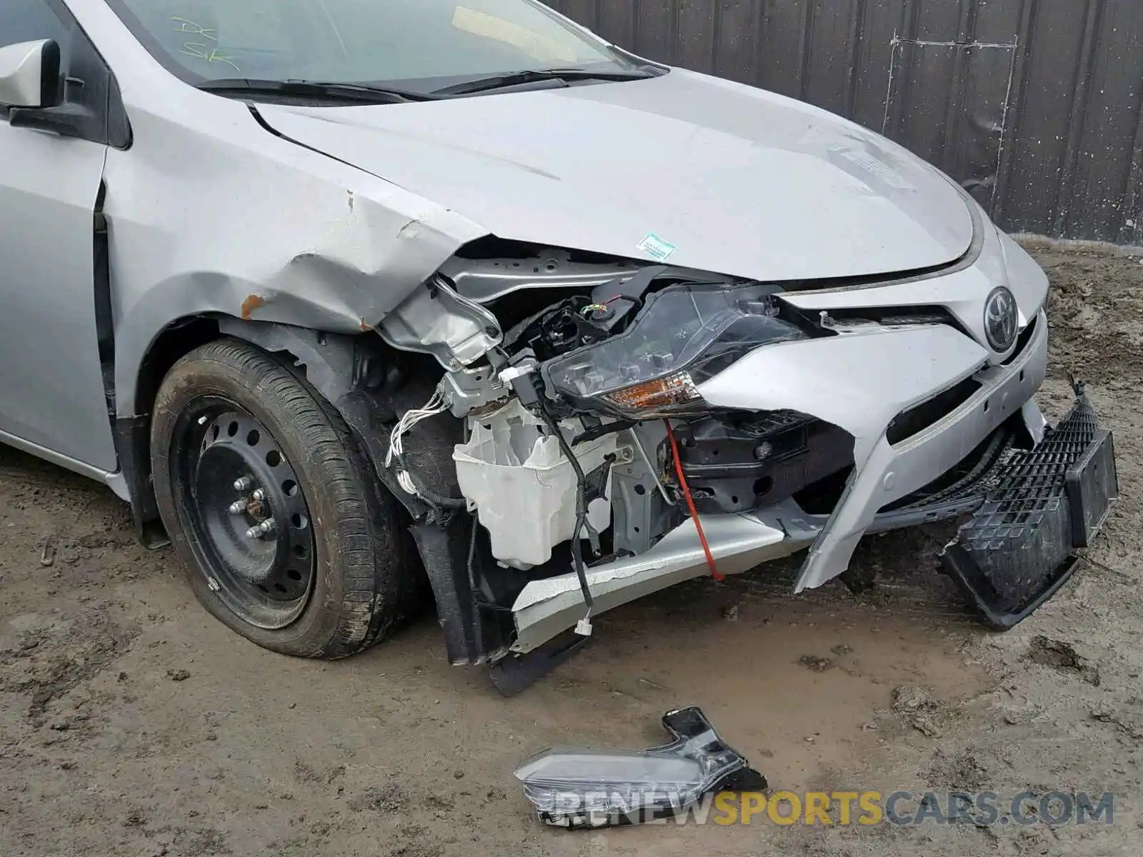 9 Фотография поврежденного автомобиля 2T1BURHE1KC135305 TOYOTA COROLLA 2019