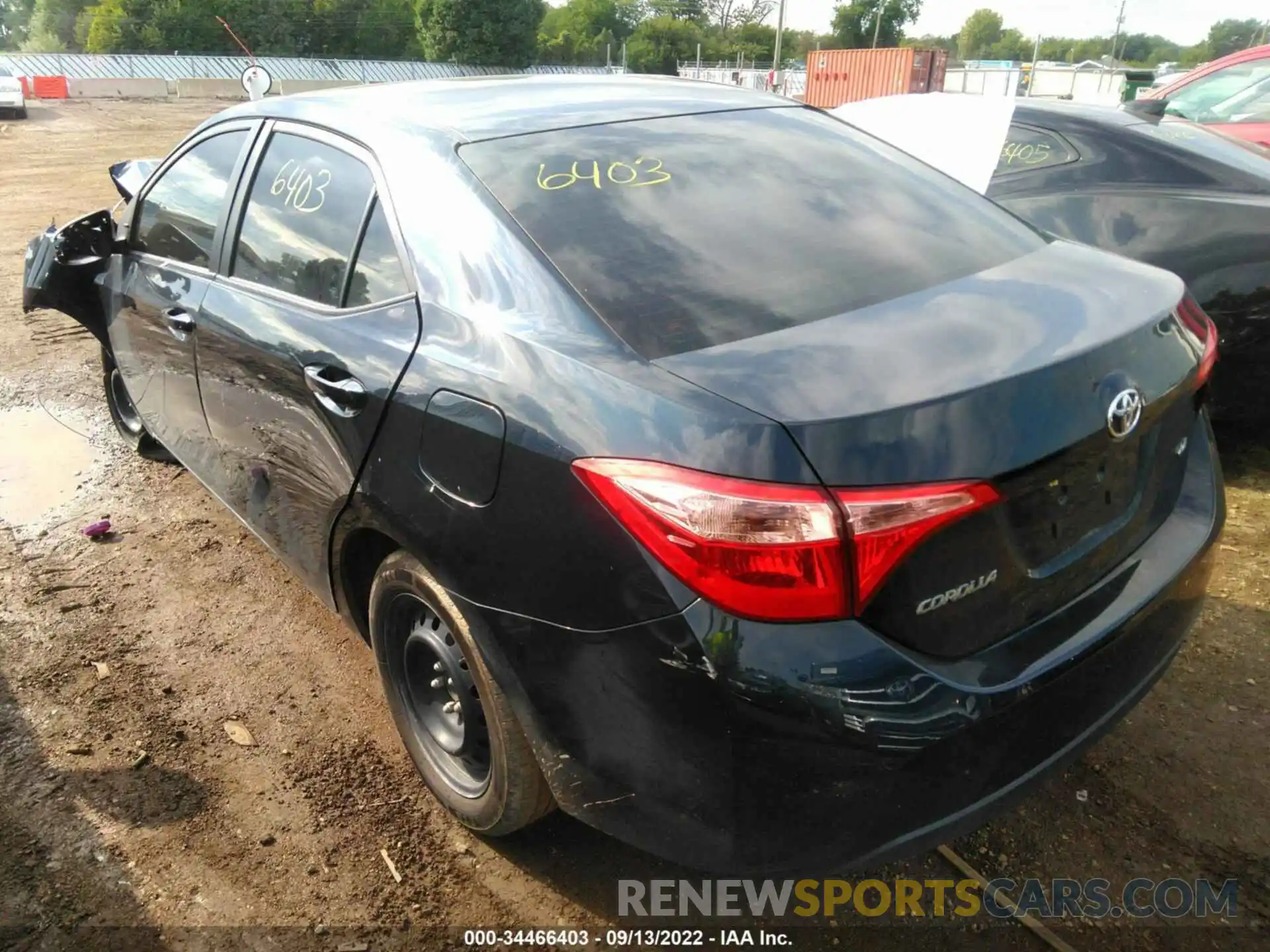 3 Photograph of a damaged car 2T1BURHE1KC135627 TOYOTA COROLLA 2019