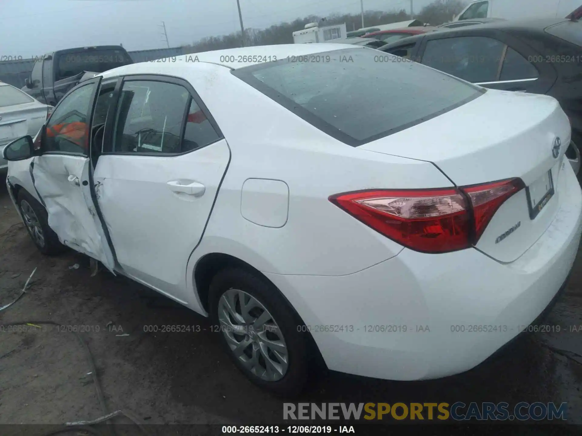 3 Photograph of a damaged car 2T1BURHE1KC135885 TOYOTA COROLLA 2019