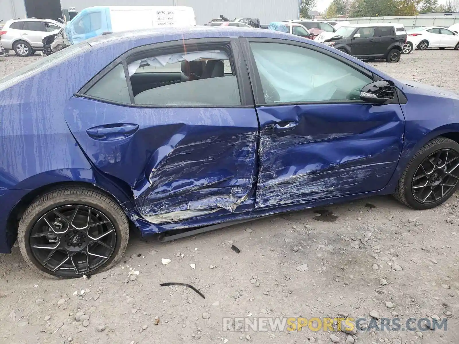 9 Photograph of a damaged car 2T1BURHE1KC136275 TOYOTA COROLLA 2019