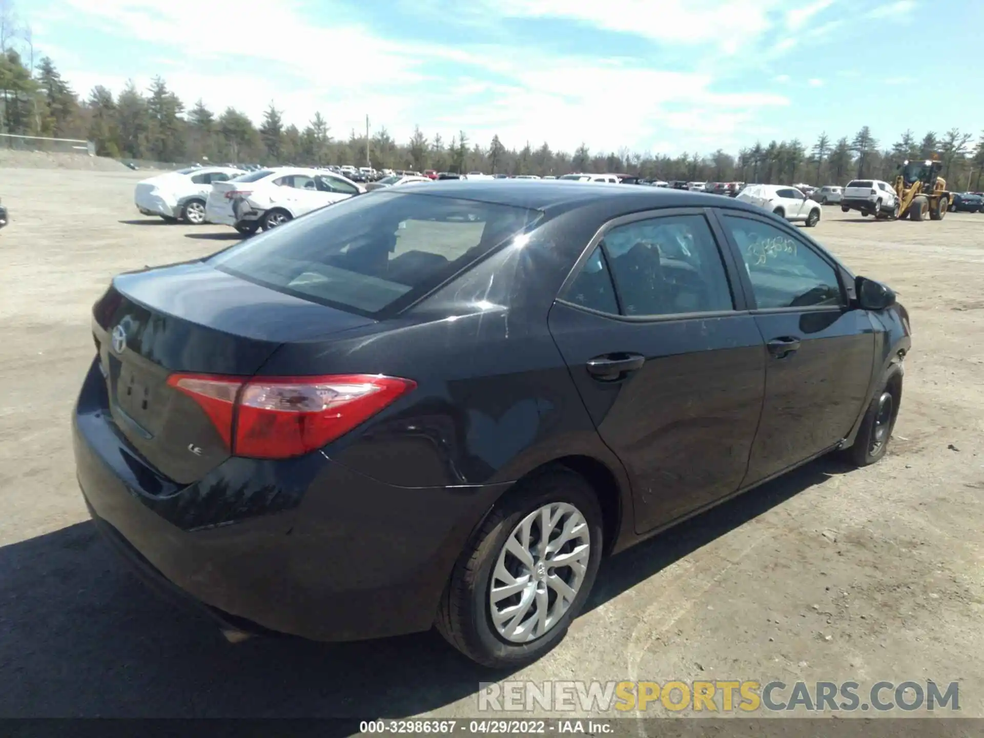 4 Photograph of a damaged car 2T1BURHE1KC137040 TOYOTA COROLLA 2019