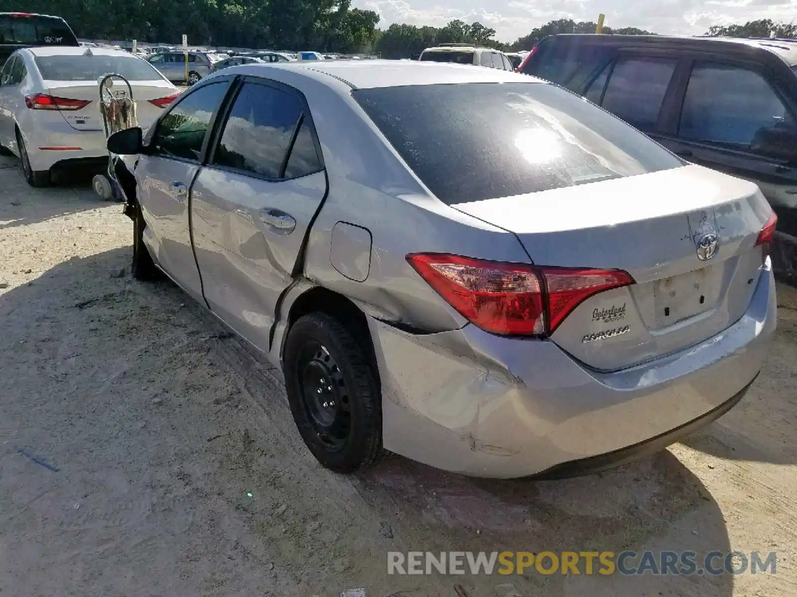 3 Photograph of a damaged car 2T1BURHE1KC138043 TOYOTA COROLLA 2019