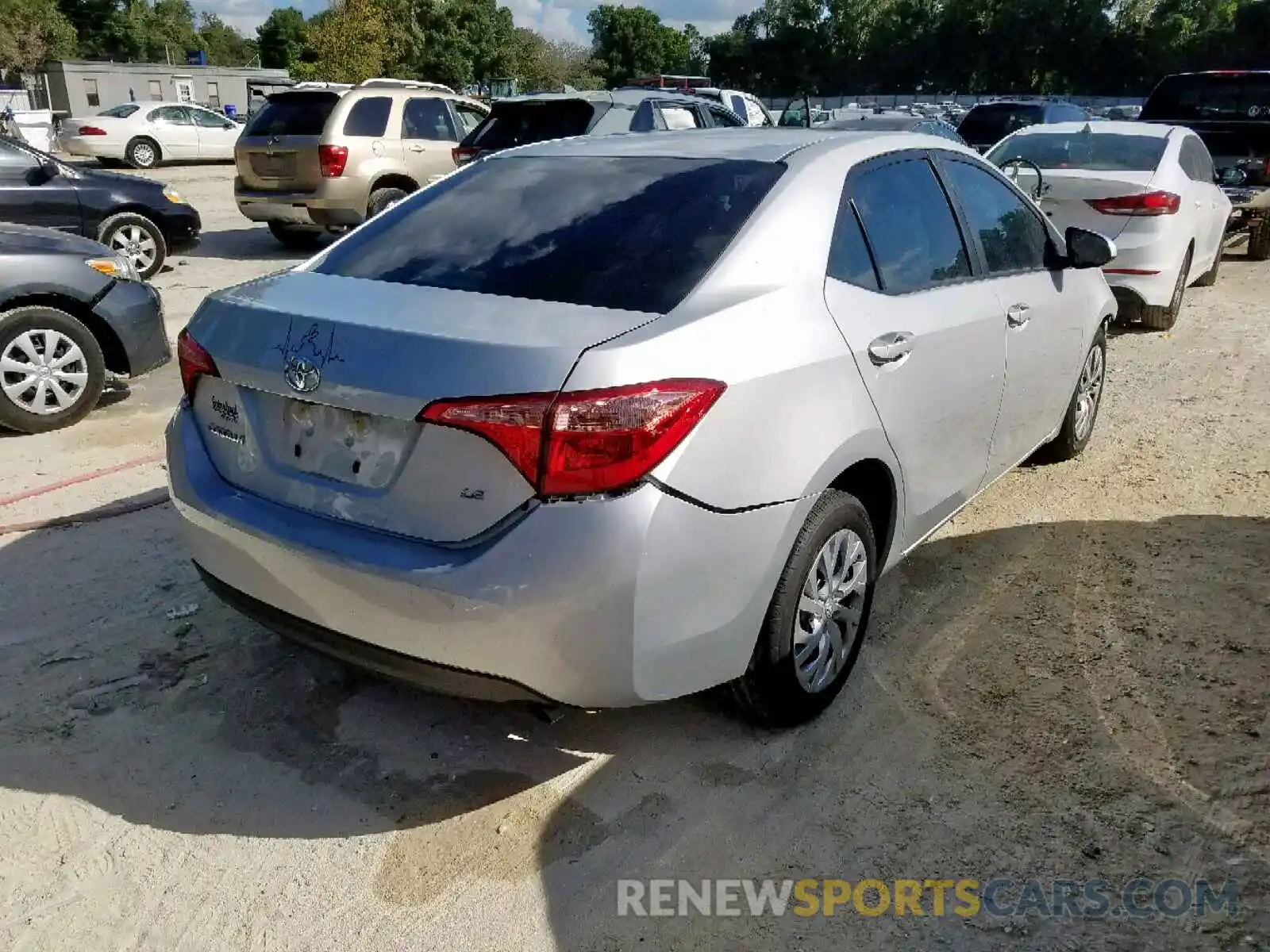 4 Photograph of a damaged car 2T1BURHE1KC138043 TOYOTA COROLLA 2019