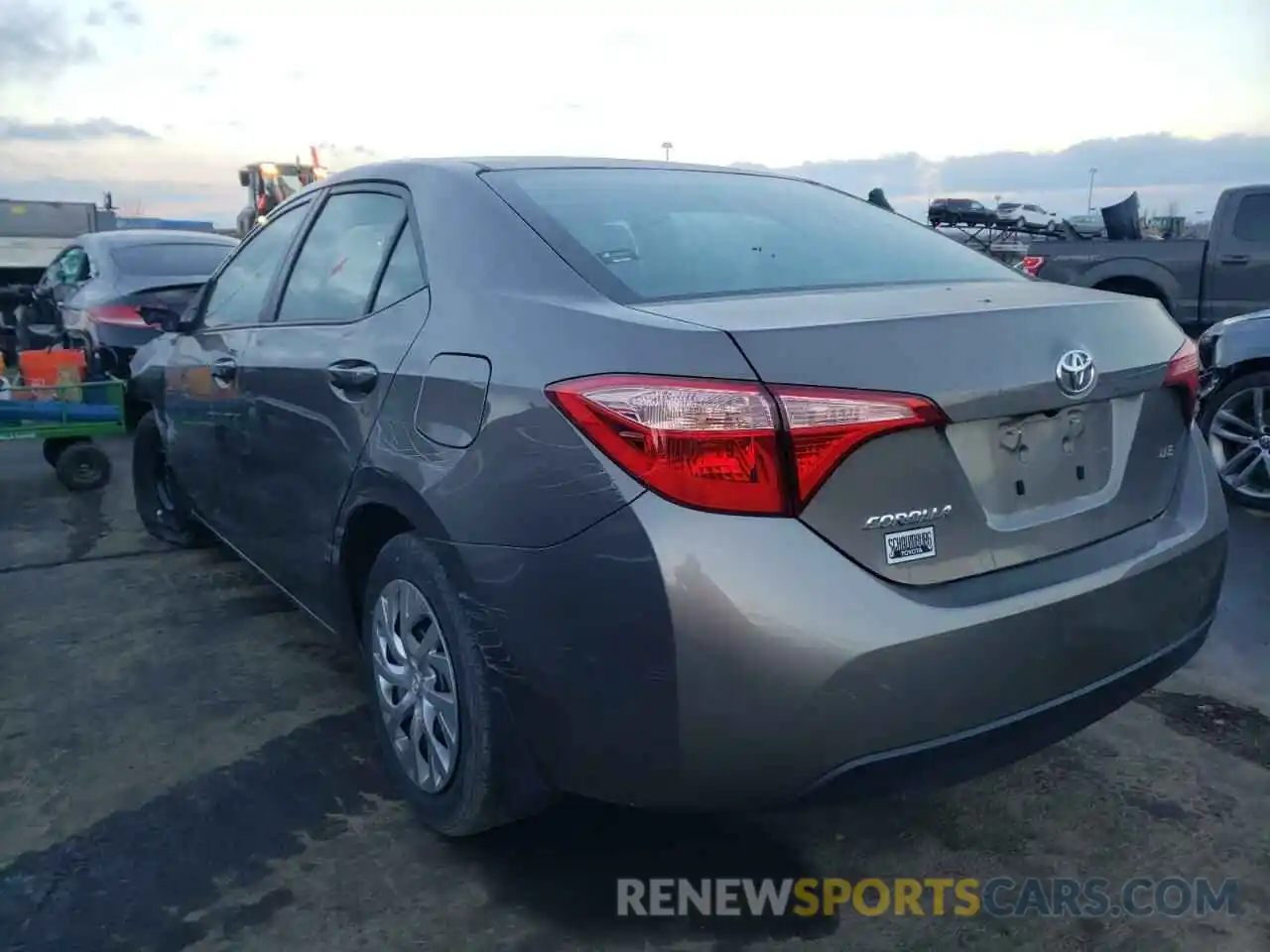 3 Photograph of a damaged car 2T1BURHE1KC139418 TOYOTA COROLLA 2019