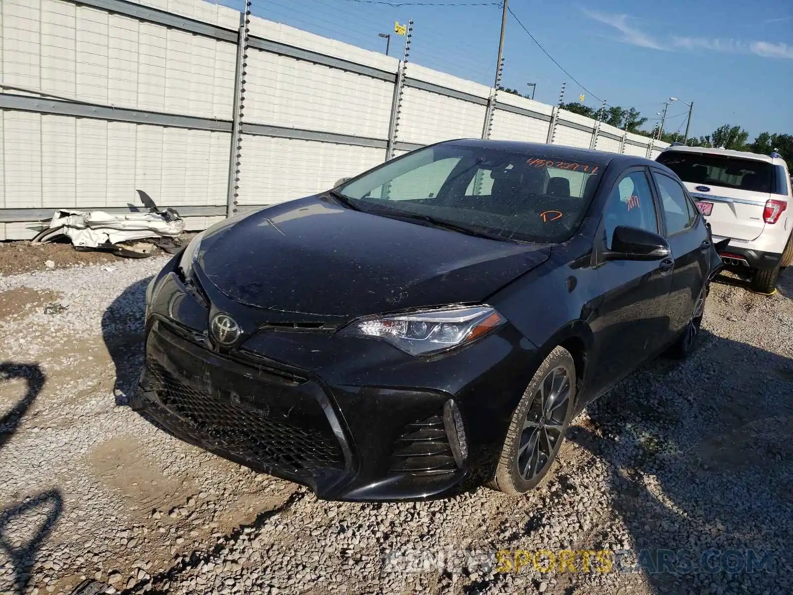 2 Photograph of a damaged car 2T1BURHE1KC139497 TOYOTA COROLLA 2019