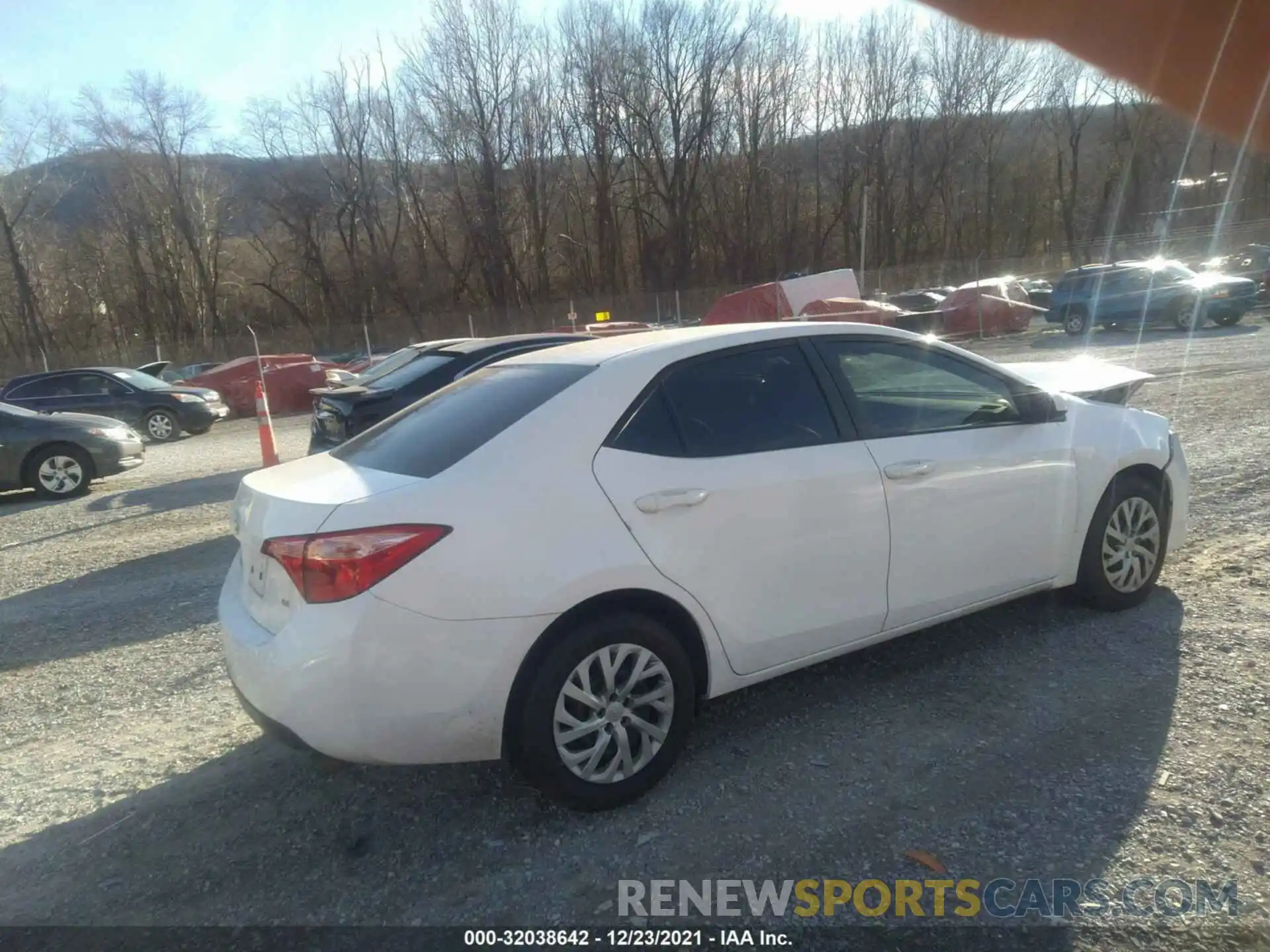 4 Photograph of a damaged car 2T1BURHE1KC140603 TOYOTA COROLLA 2019