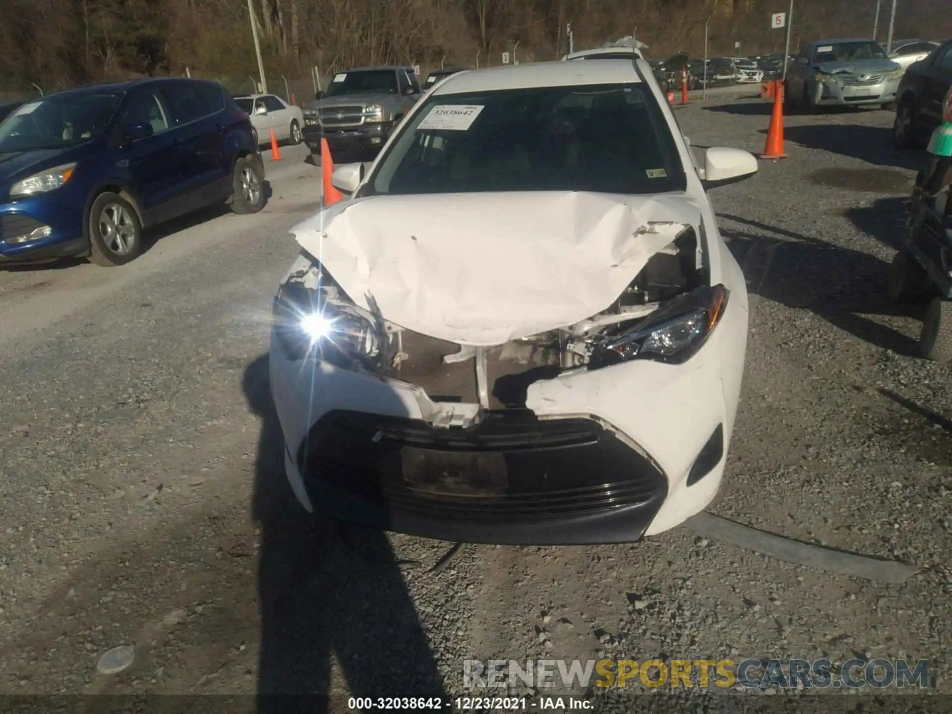 6 Photograph of a damaged car 2T1BURHE1KC140603 TOYOTA COROLLA 2019