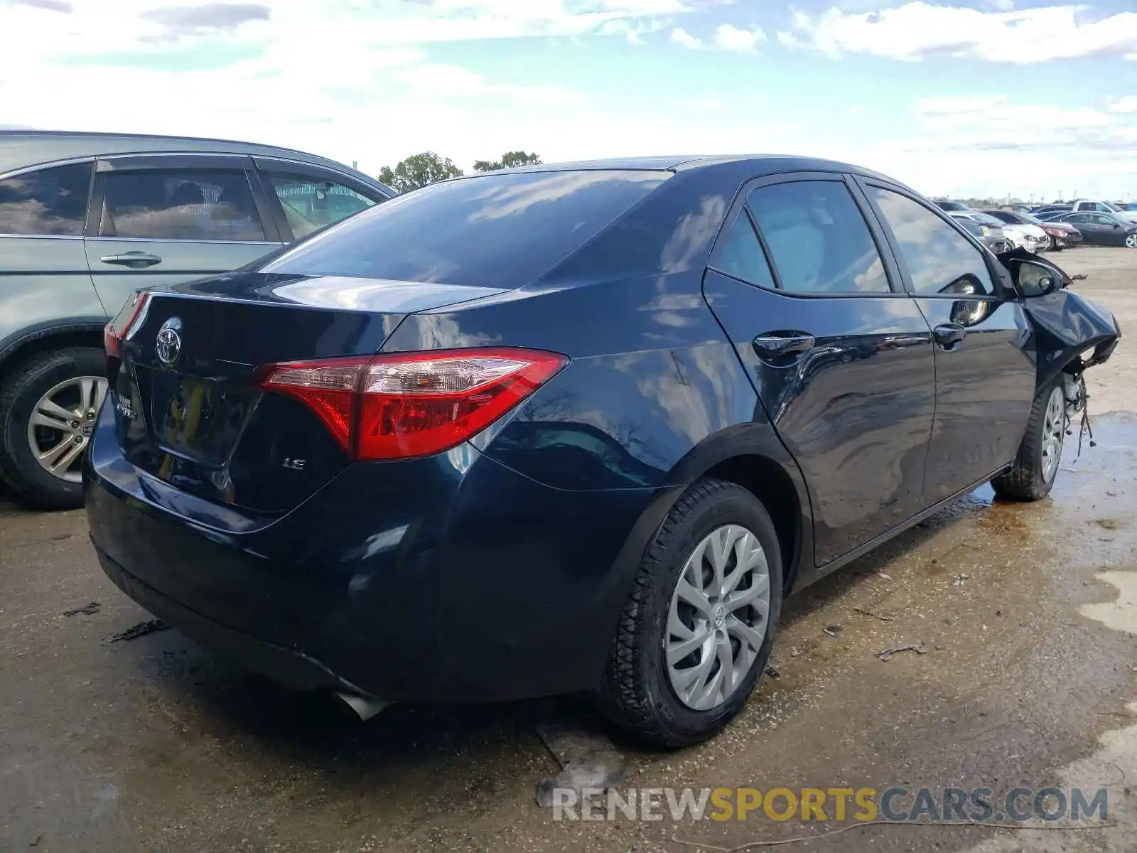 4 Photograph of a damaged car 2T1BURHE1KC142027 TOYOTA COROLLA 2019