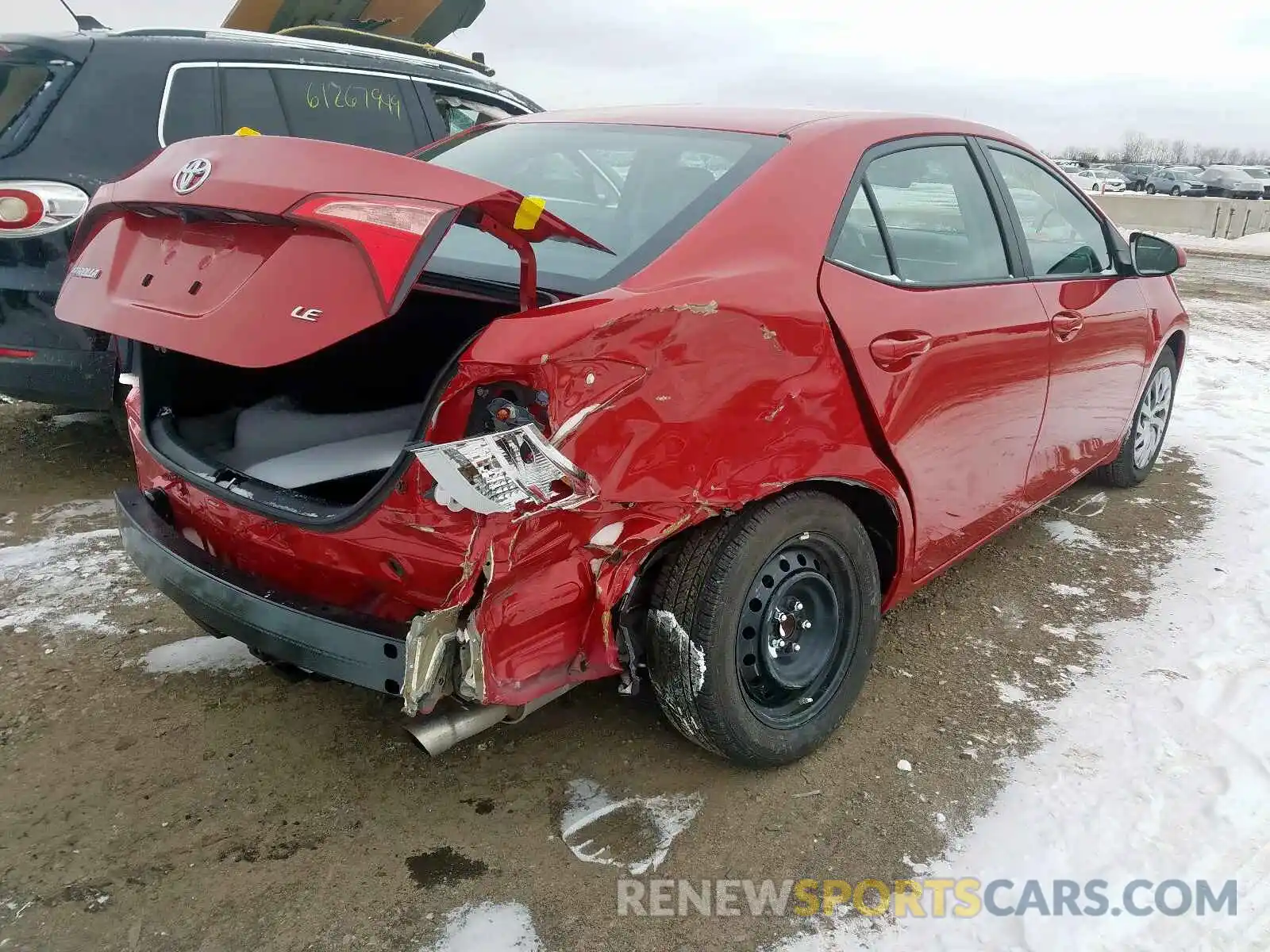 4 Photograph of a damaged car 2T1BURHE1KC142593 TOYOTA COROLLA 2019