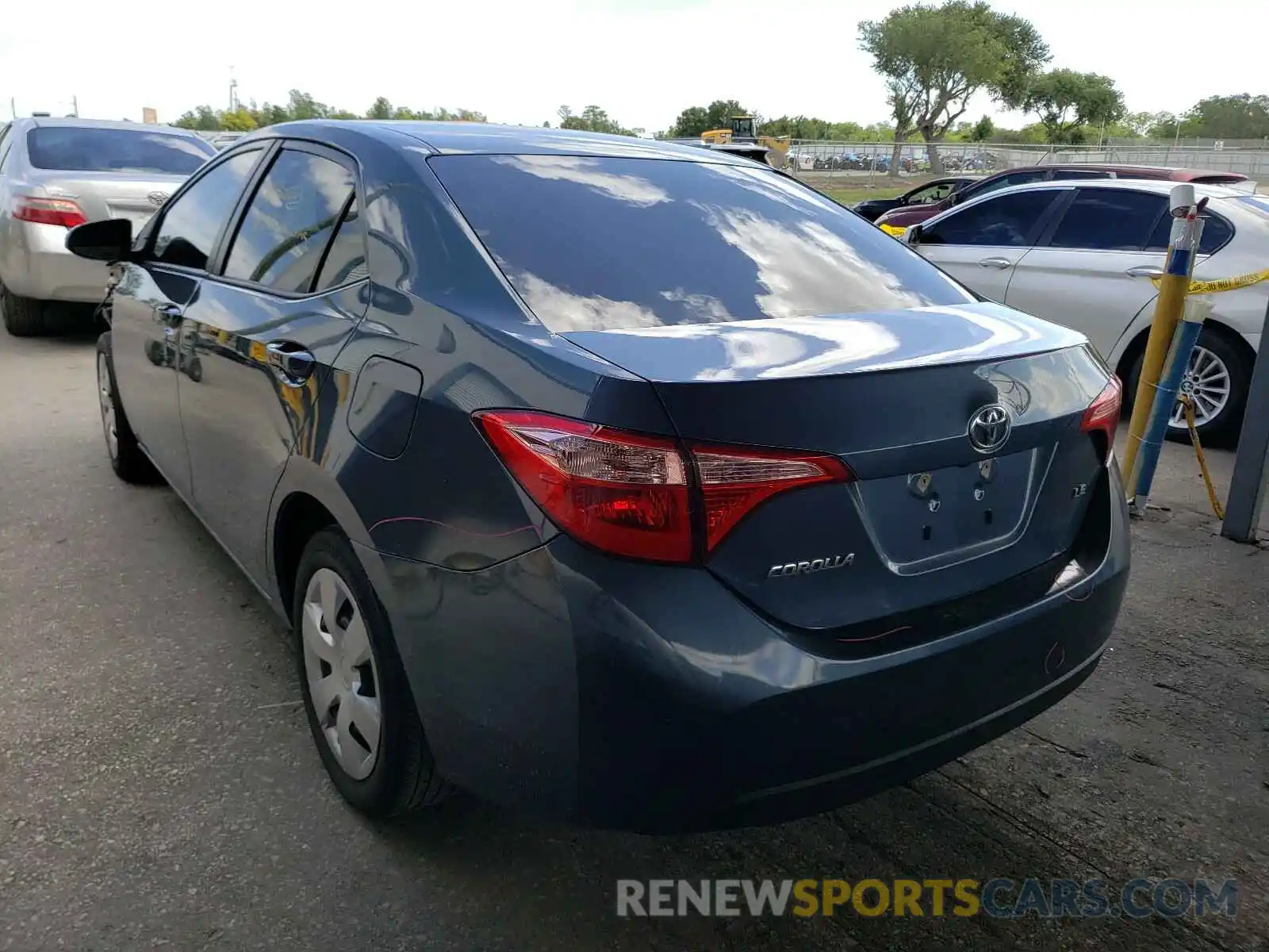 3 Photograph of a damaged car 2T1BURHE1KC142741 TOYOTA COROLLA 2019