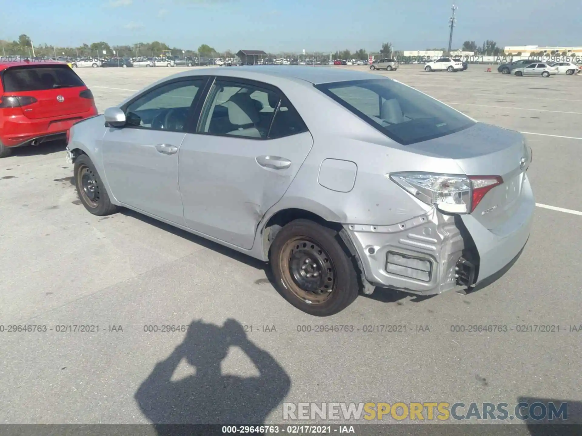 3 Photograph of a damaged car 2T1BURHE1KC143002 TOYOTA COROLLA 2019