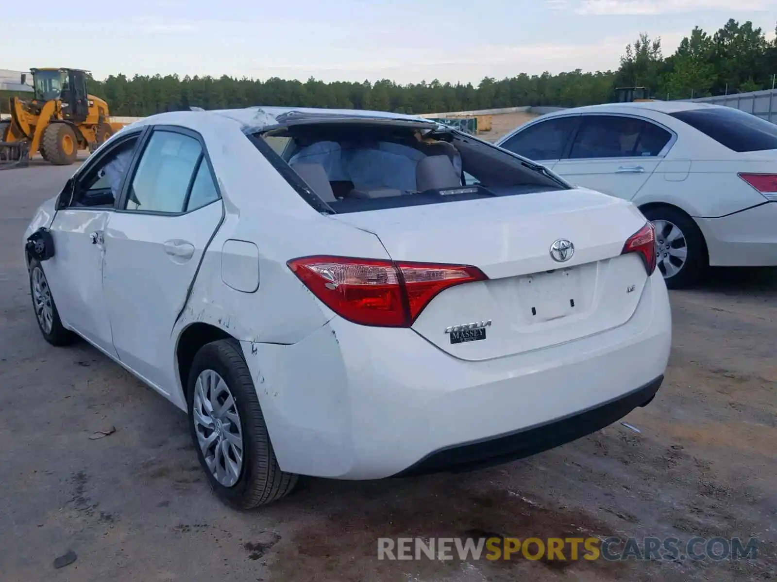 3 Photograph of a damaged car 2T1BURHE1KC143775 TOYOTA COROLLA 2019