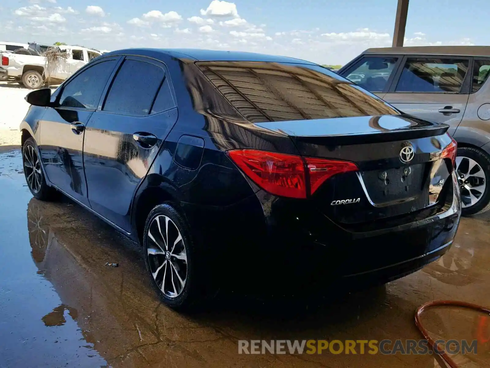 3 Photograph of a damaged car 2T1BURHE1KC145476 TOYOTA COROLLA 2019