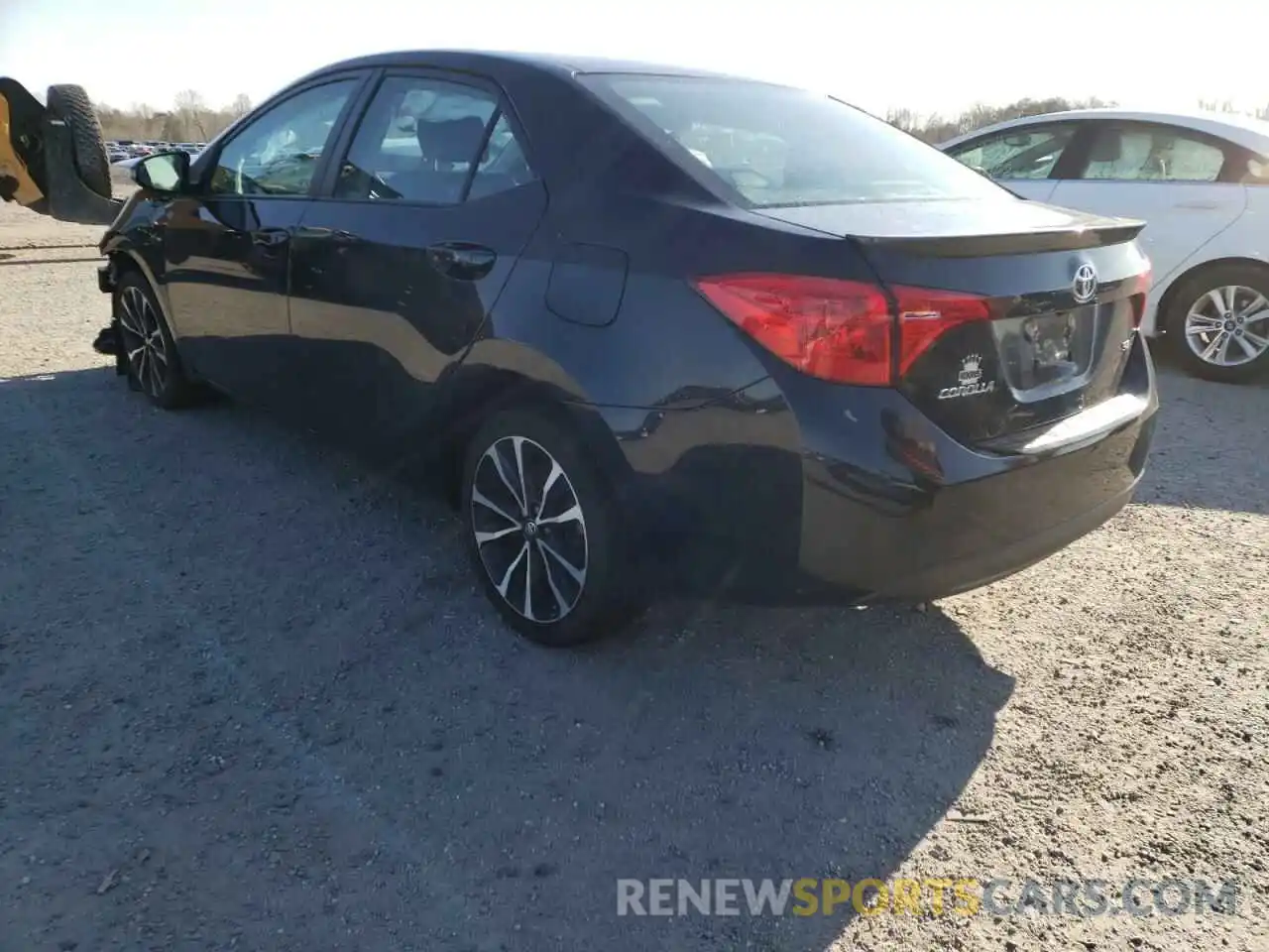 3 Photograph of a damaged car 2T1BURHE1KC145624 TOYOTA COROLLA 2019