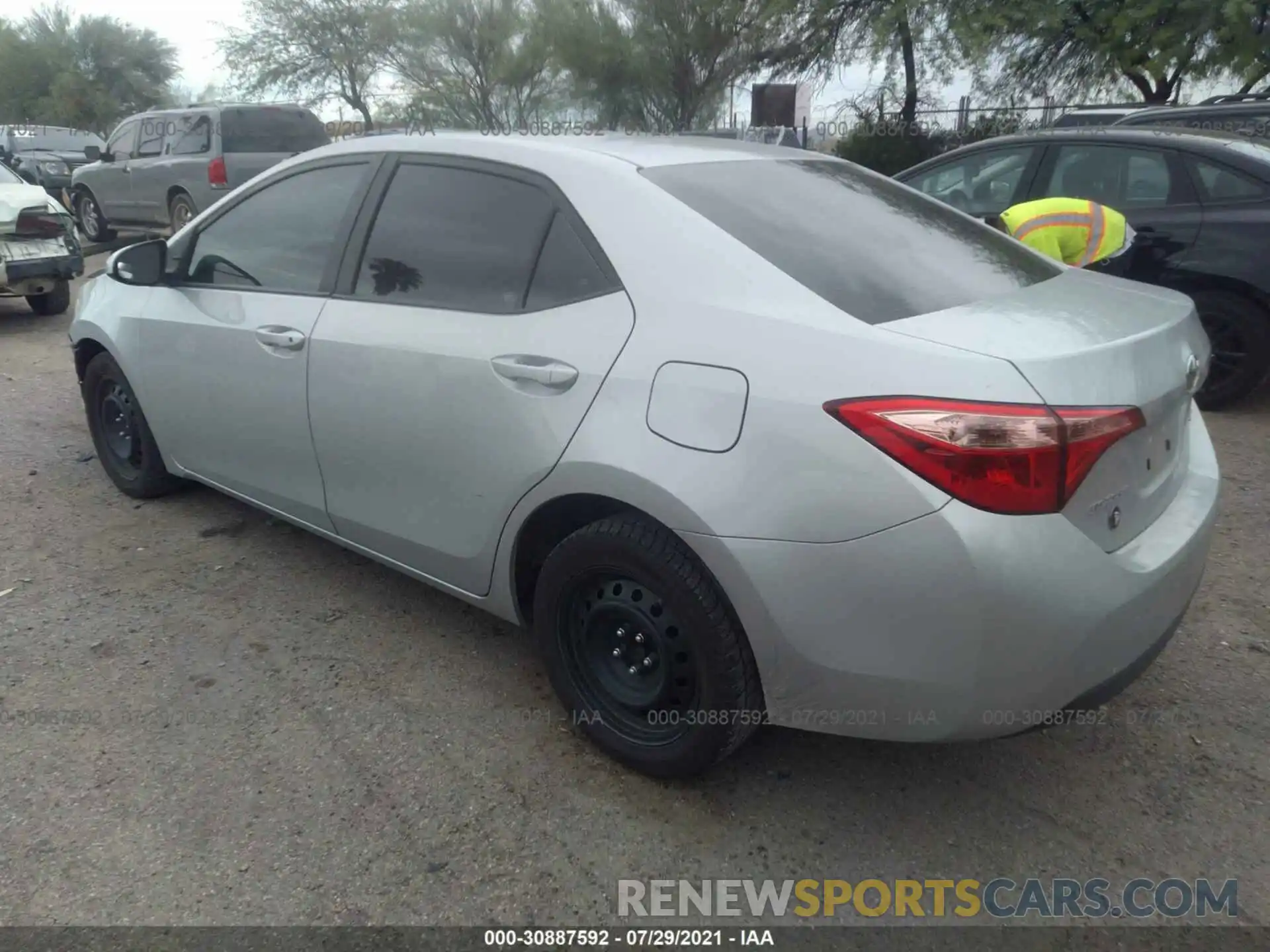 3 Photograph of a damaged car 2T1BURHE1KC146014 TOYOTA COROLLA 2019