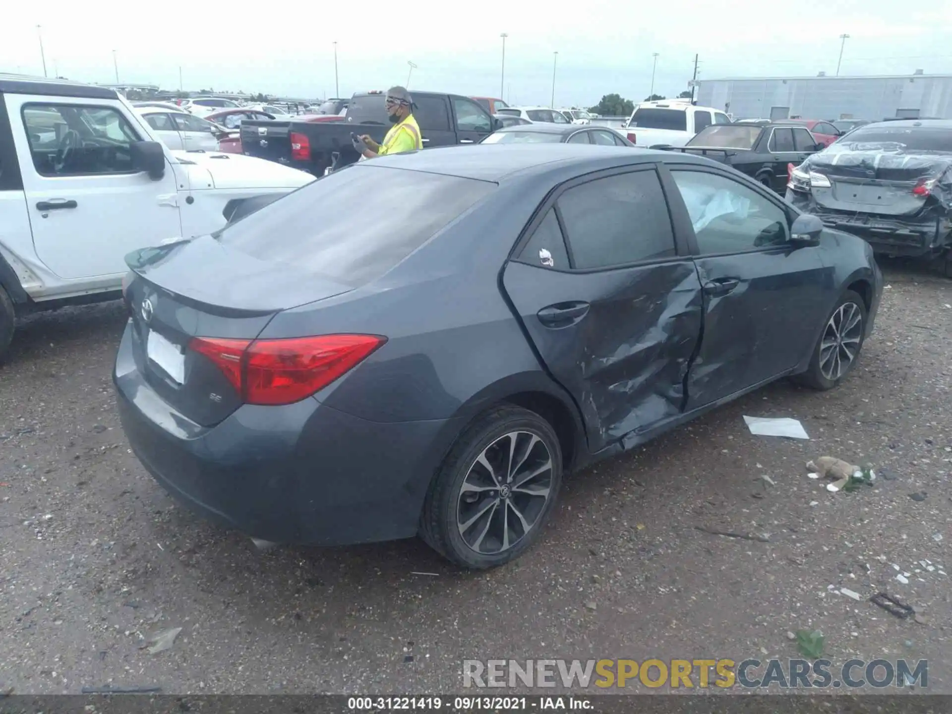 4 Photograph of a damaged car 2T1BURHE1KC147146 TOYOTA COROLLA 2019