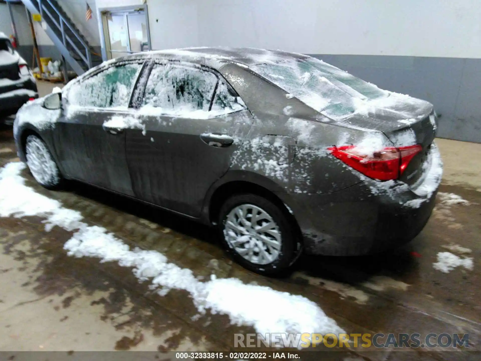 3 Photograph of a damaged car 2T1BURHE1KC148071 TOYOTA COROLLA 2019