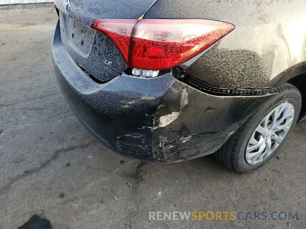 9 Photograph of a damaged car 2T1BURHE1KC151536 TOYOTA COROLLA 2019