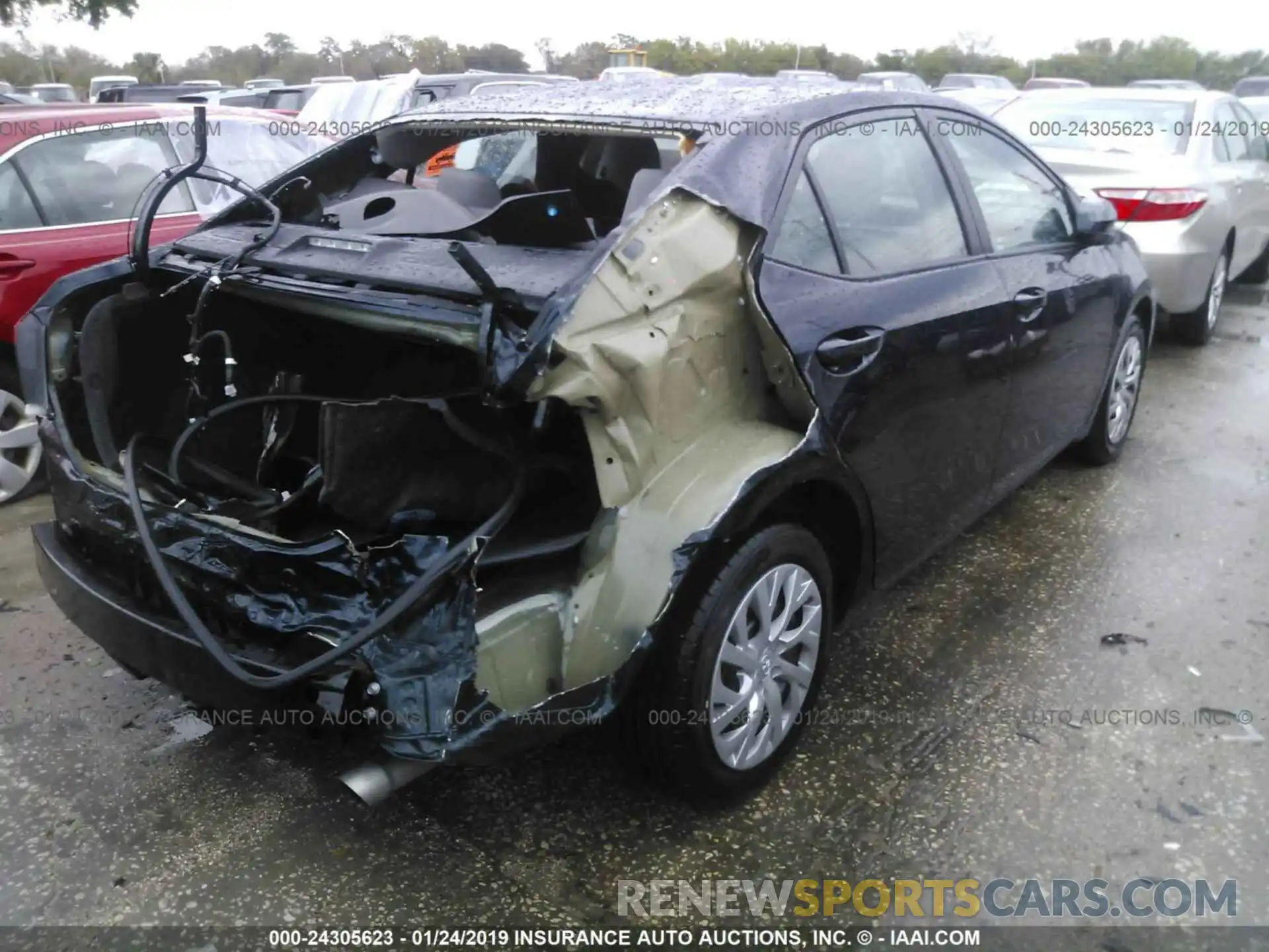 4 Photograph of a damaged car 2T1BURHE1KC151858 TOYOTA COROLLA 2019