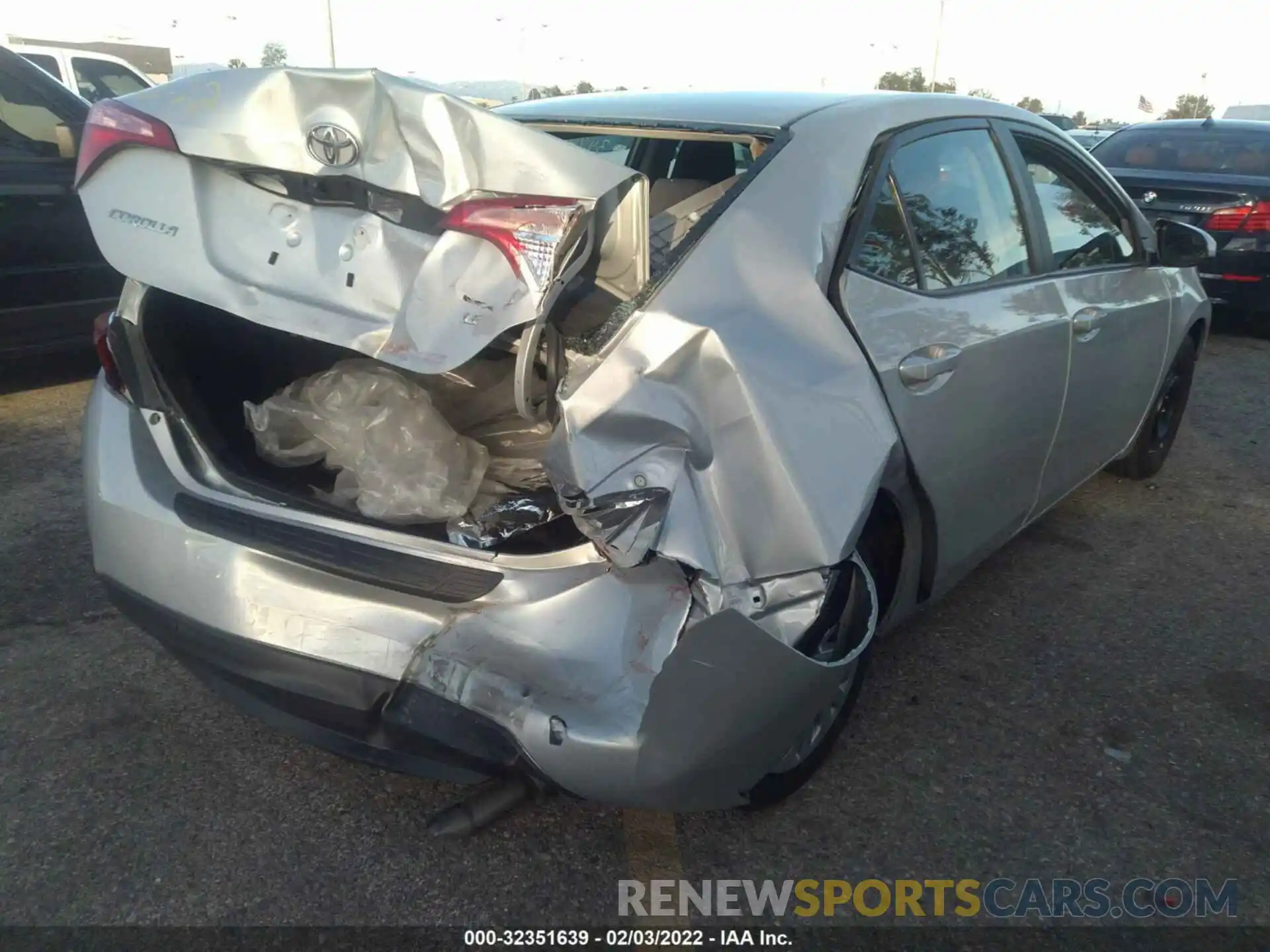 4 Photograph of a damaged car 2T1BURHE1KC155246 TOYOTA COROLLA 2019