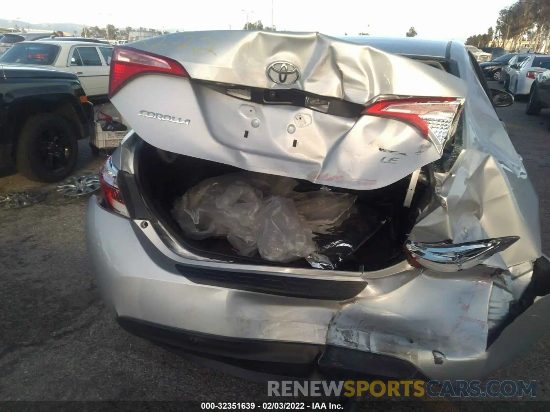 6 Photograph of a damaged car 2T1BURHE1KC155246 TOYOTA COROLLA 2019