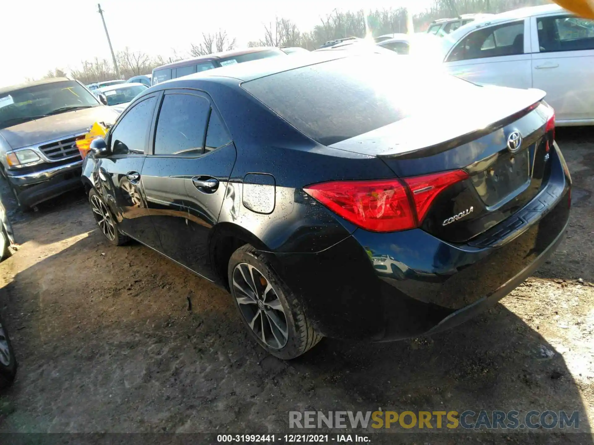 3 Photograph of a damaged car 2T1BURHE1KC155795 TOYOTA COROLLA 2019