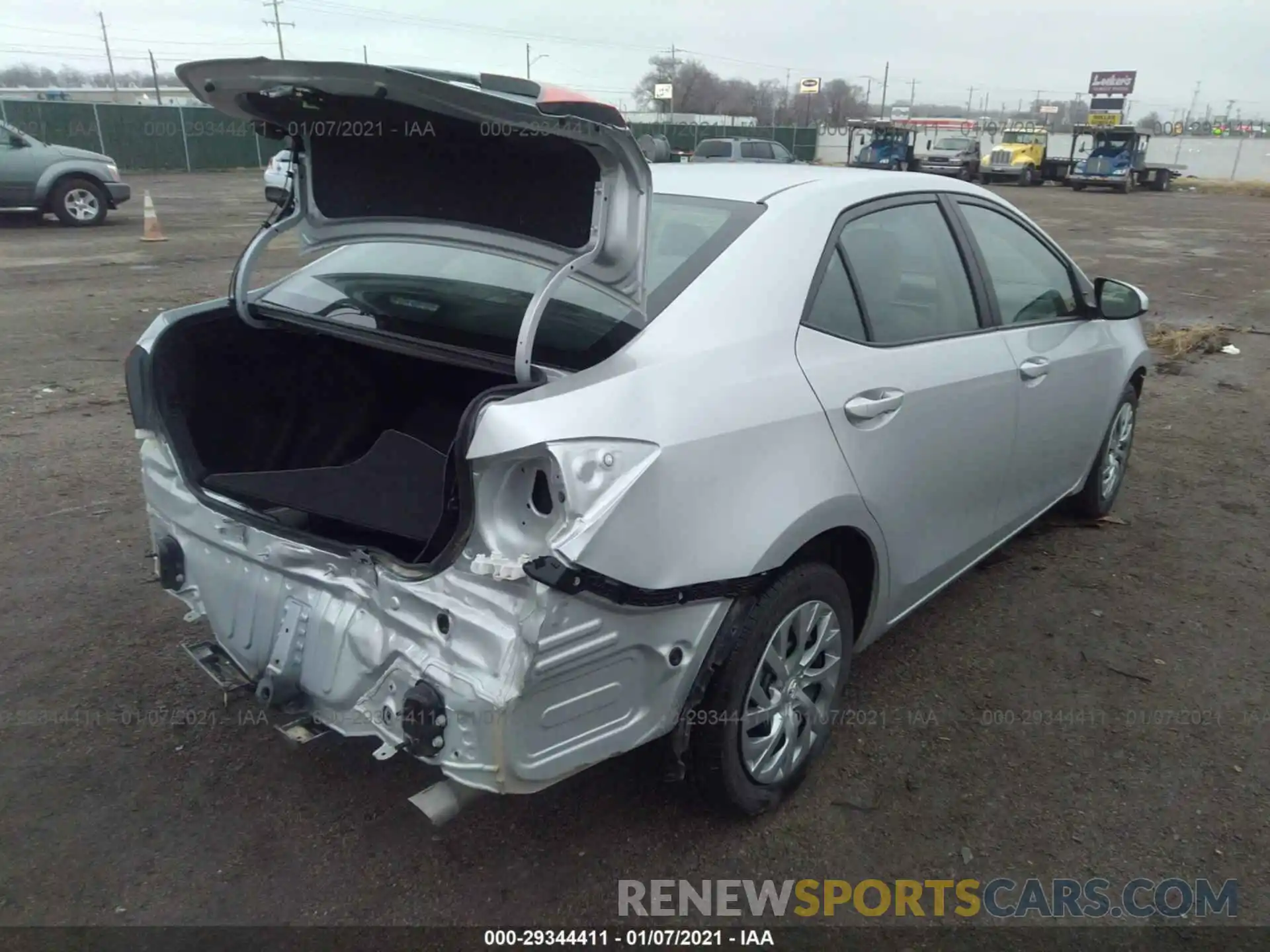 4 Photograph of a damaged car 2T1BURHE1KC156218 TOYOTA COROLLA 2019