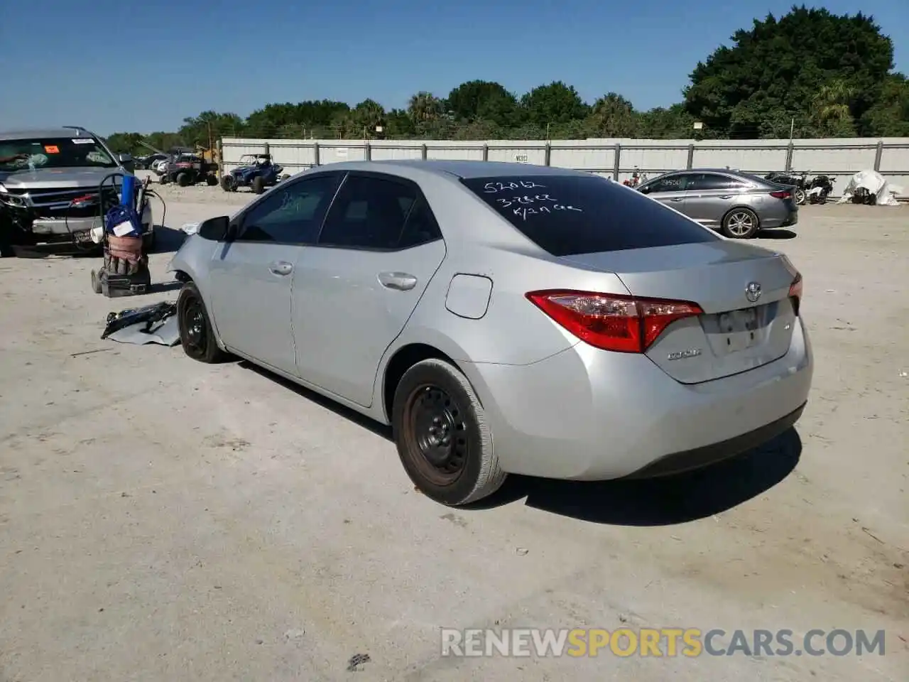 3 Photograph of a damaged car 2T1BURHE1KC156798 TOYOTA COROLLA 2019