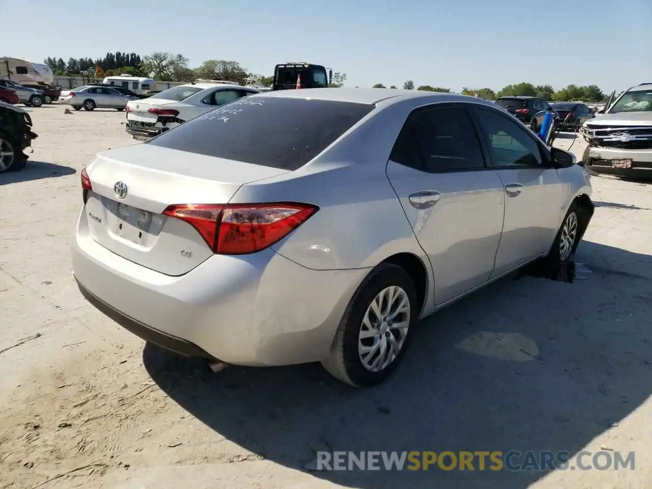 4 Фотография поврежденного автомобиля 2T1BURHE1KC156798 TOYOTA COROLLA 2019