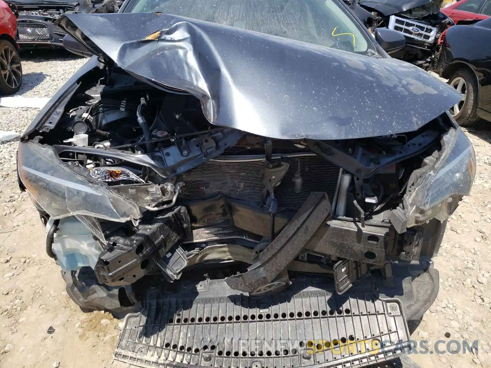 9 Photograph of a damaged car 2T1BURHE1KC157529 TOYOTA COROLLA 2019