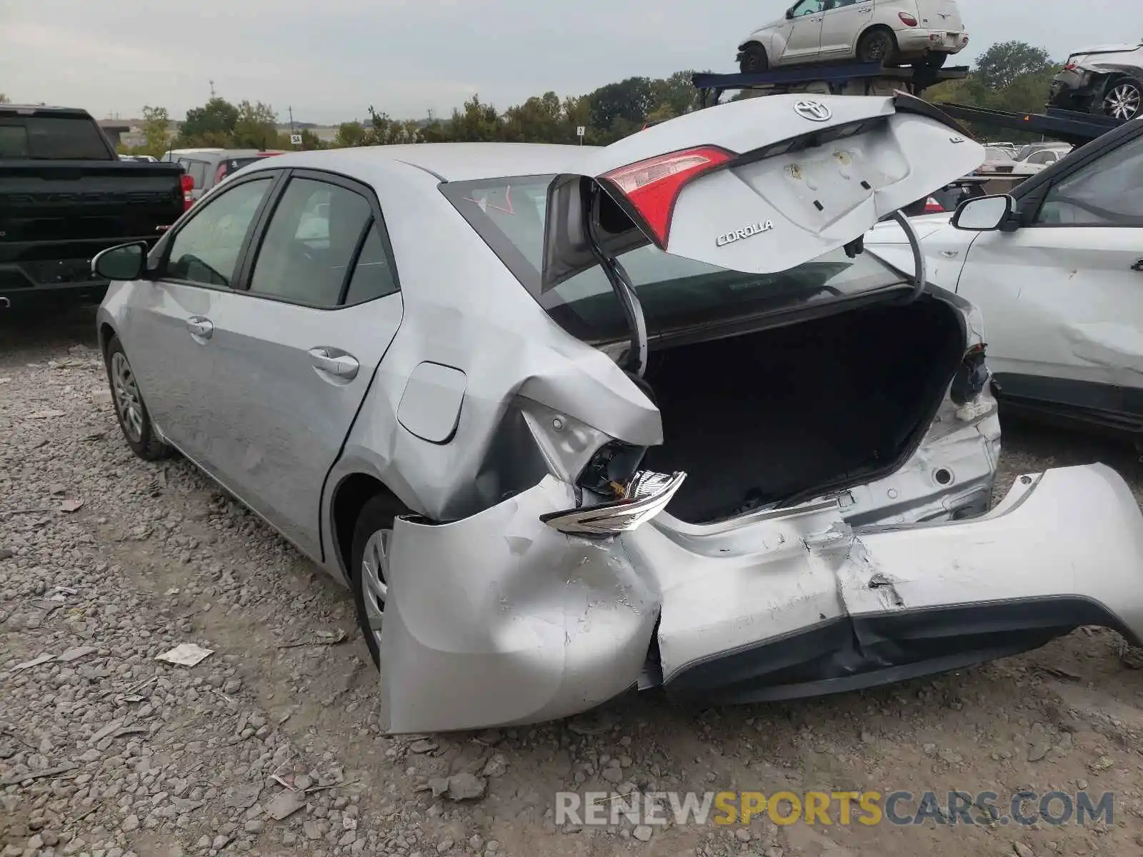 3 Photograph of a damaged car 2T1BURHE1KC158454 TOYOTA COROLLA 2019