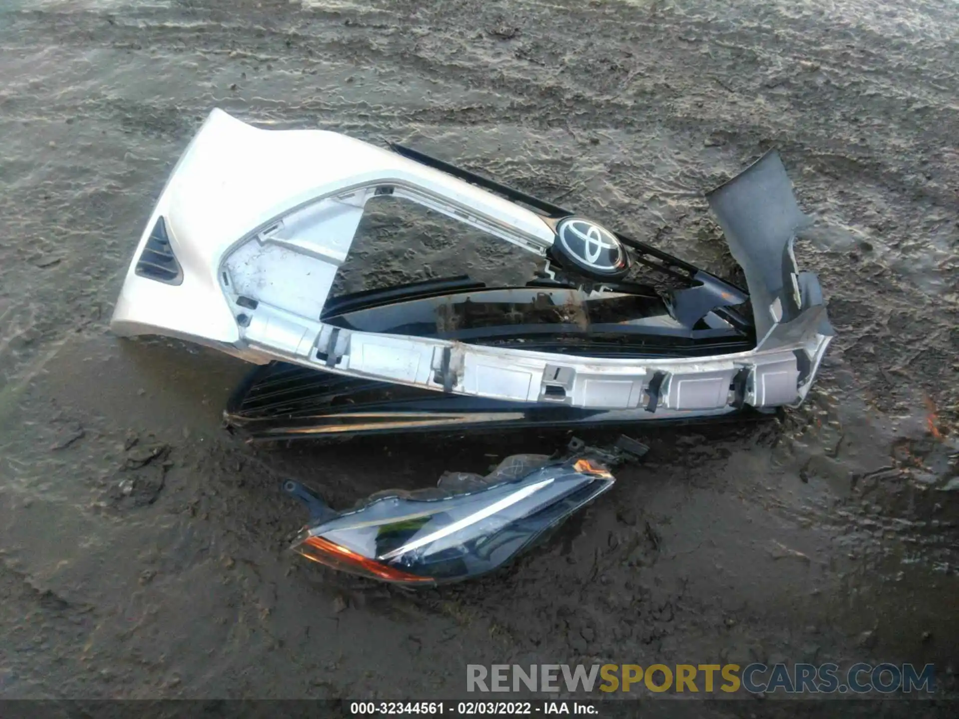 12 Photograph of a damaged car 2T1BURHE1KC158762 TOYOTA COROLLA 2019