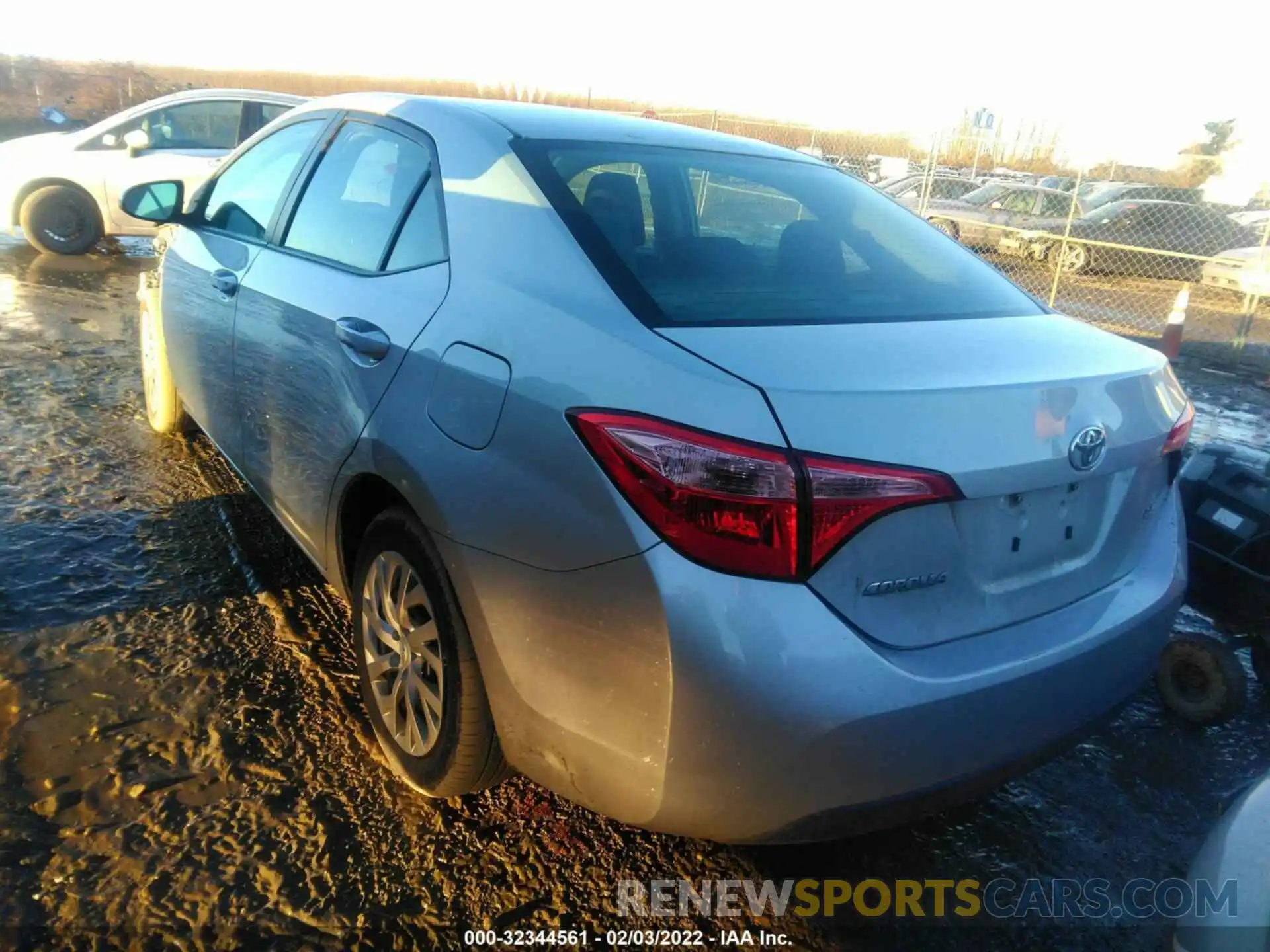 3 Photograph of a damaged car 2T1BURHE1KC158762 TOYOTA COROLLA 2019