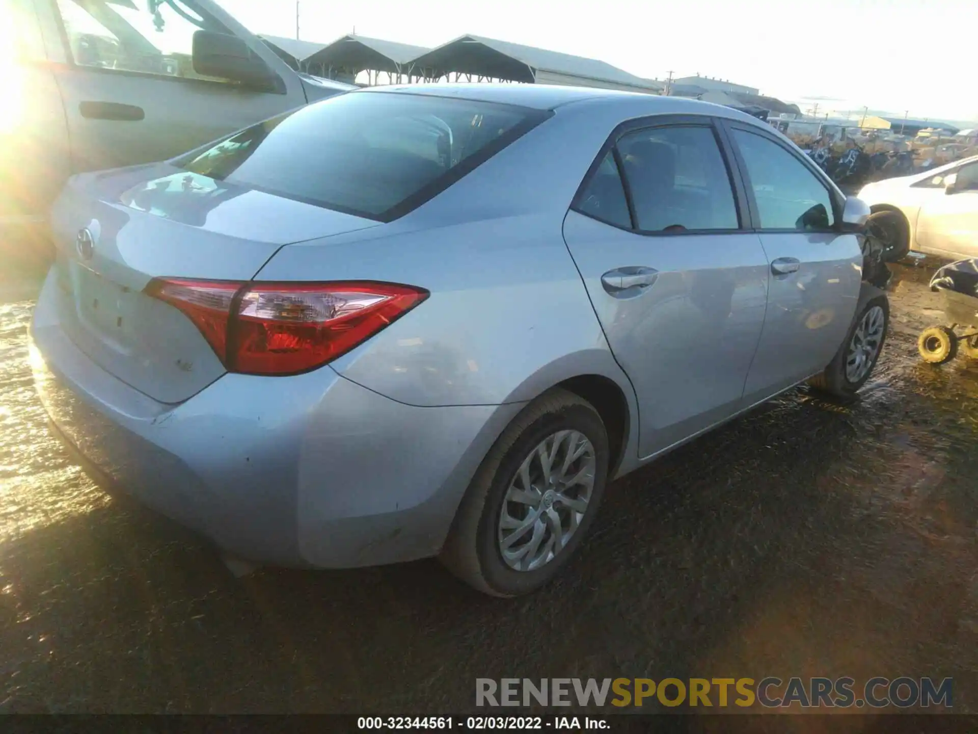 4 Photograph of a damaged car 2T1BURHE1KC158762 TOYOTA COROLLA 2019