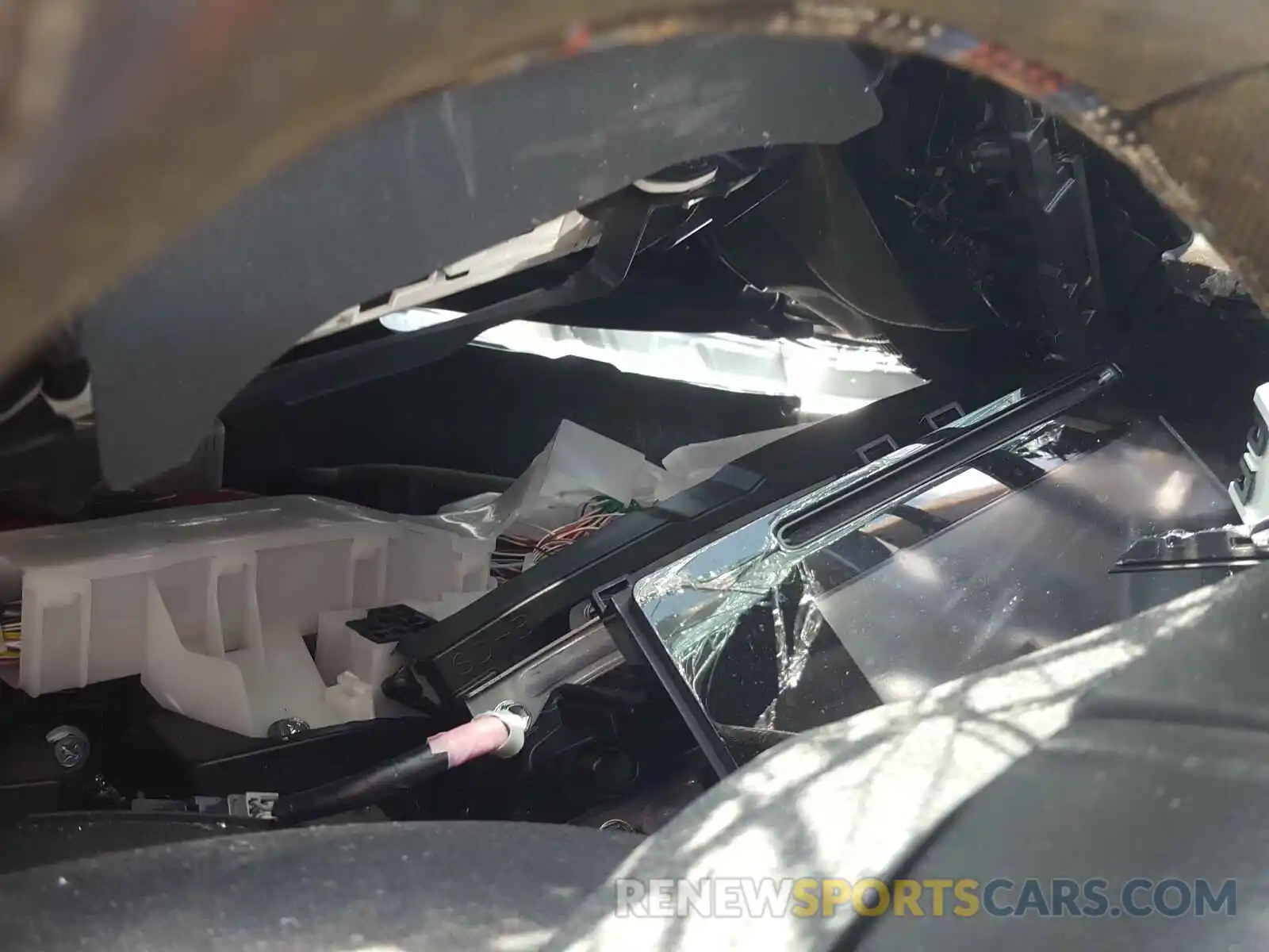 8 Photograph of a damaged car 2T1BURHE1KC159037 TOYOTA COROLLA 2019