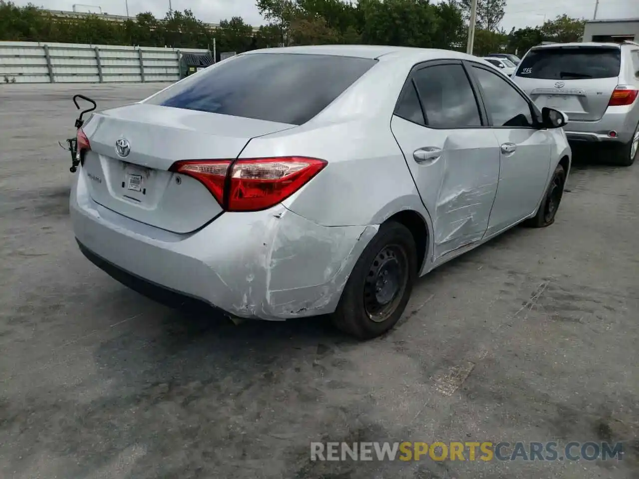 4 Photograph of a damaged car 2T1BURHE1KC162228 TOYOTA COROLLA 2019