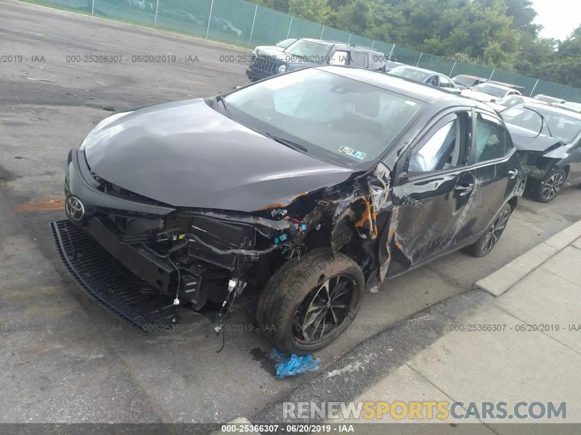 2 Photograph of a damaged car 2T1BURHE1KC162245 TOYOTA COROLLA 2019