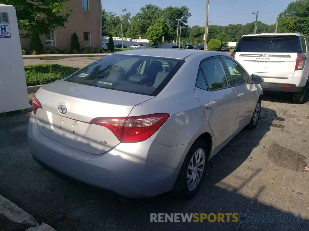 4 Photograph of a damaged car 2T1BURHE1KC164092 TOYOTA COROLLA 2019