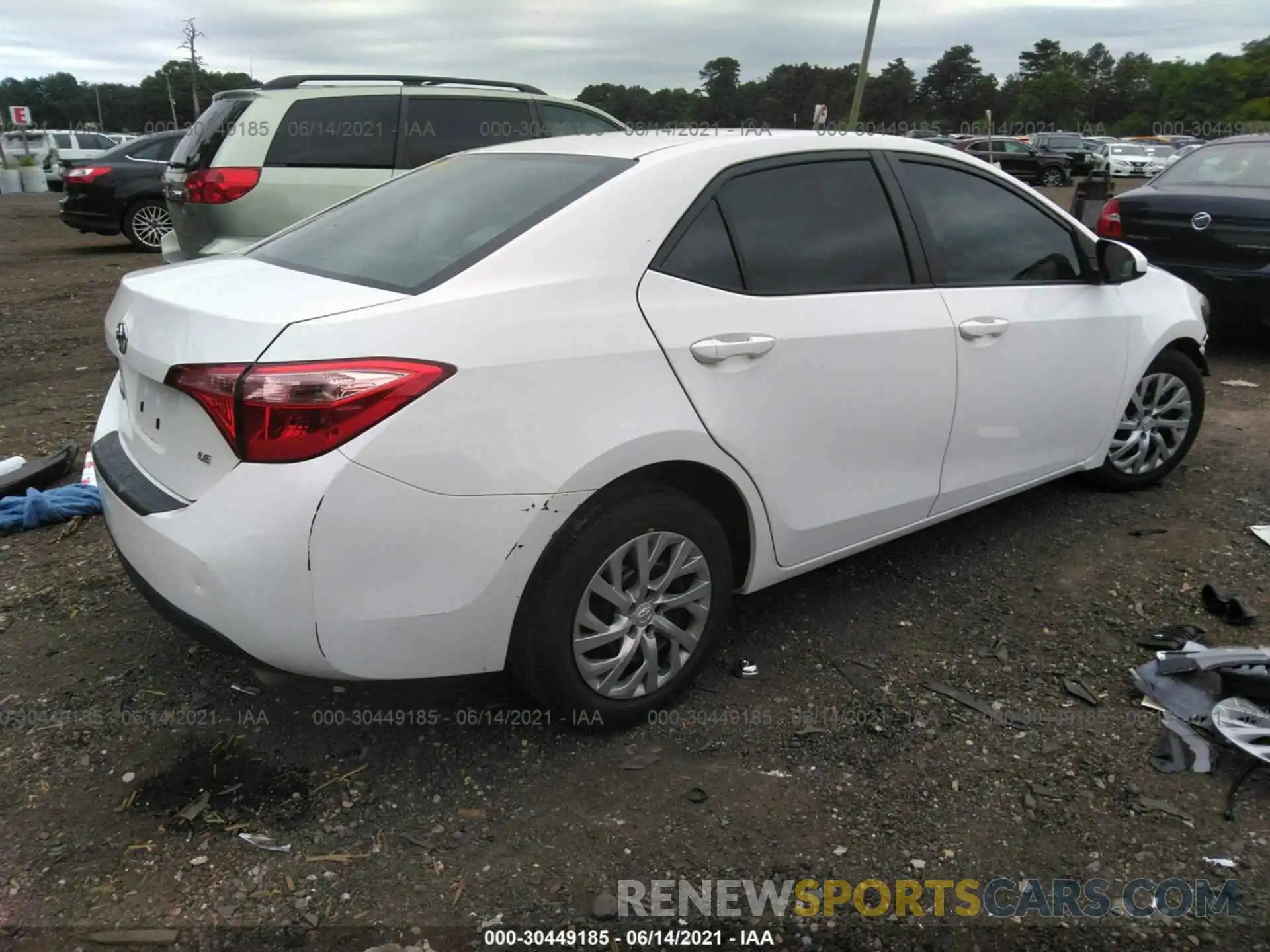 4 Photograph of a damaged car 2T1BURHE1KC164402 TOYOTA COROLLA 2019