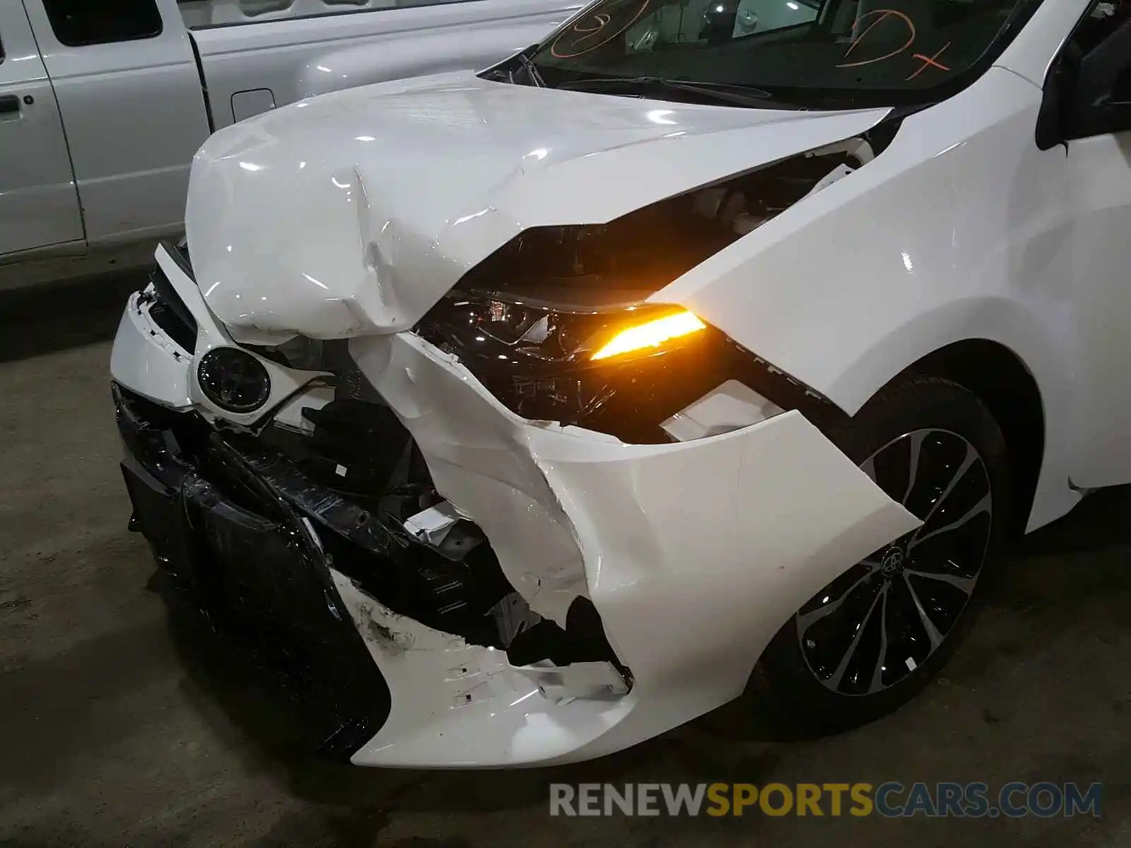 9 Photograph of a damaged car 2T1BURHE1KC165386 TOYOTA COROLLA 2019