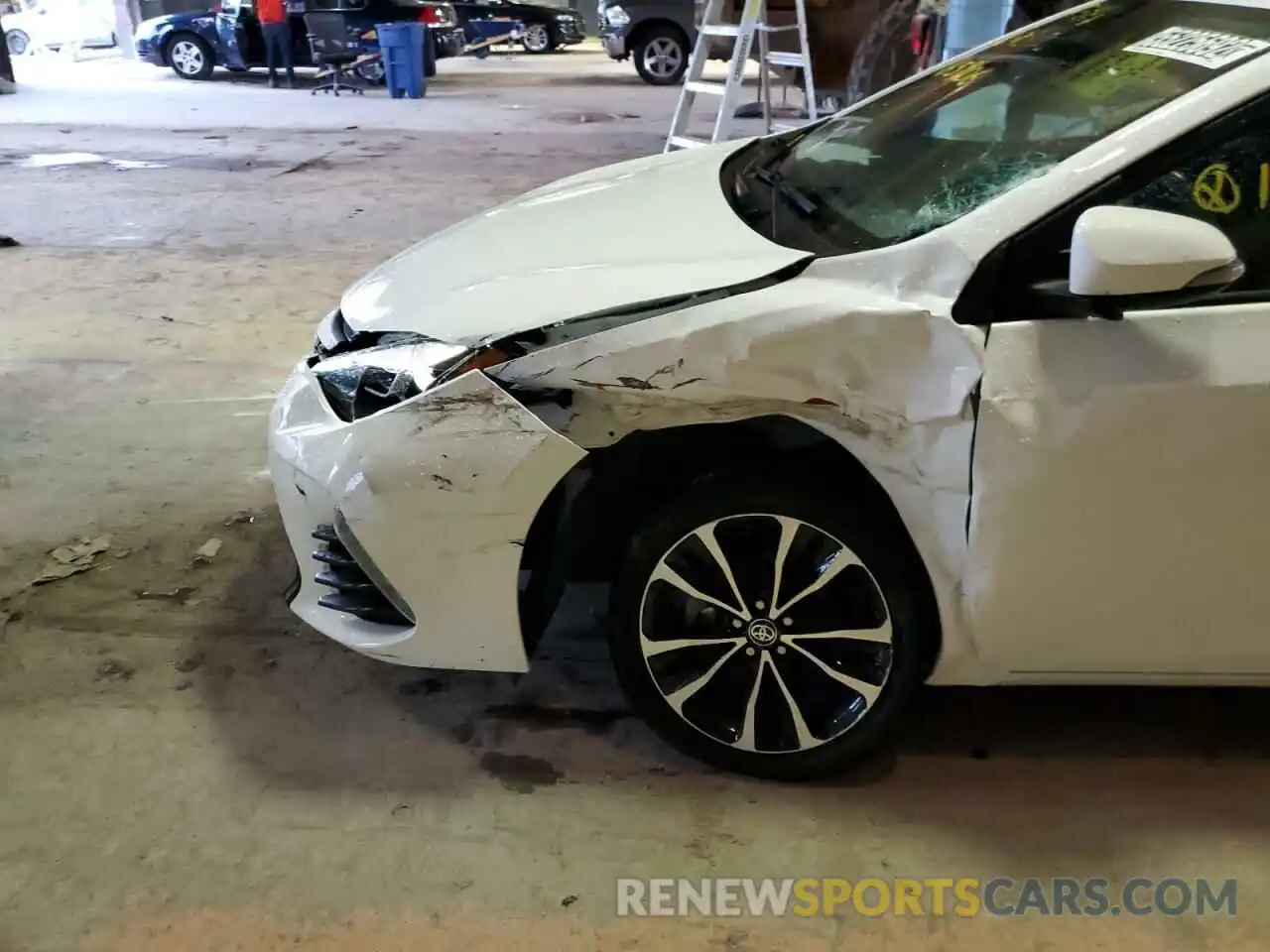 9 Photograph of a damaged car 2T1BURHE1KC165906 TOYOTA COROLLA 2019