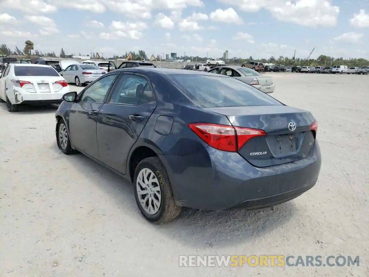 3 Photograph of a damaged car 2T1BURHE1KC166134 TOYOTA COROLLA 2019