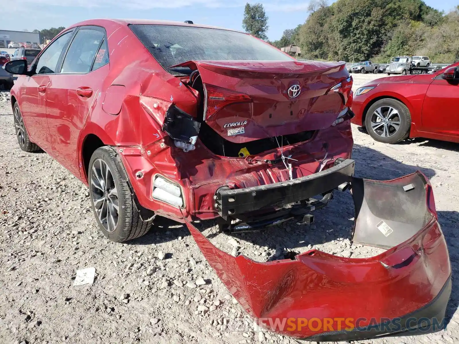 3 Photograph of a damaged car 2T1BURHE1KC167803 TOYOTA COROLLA 2019