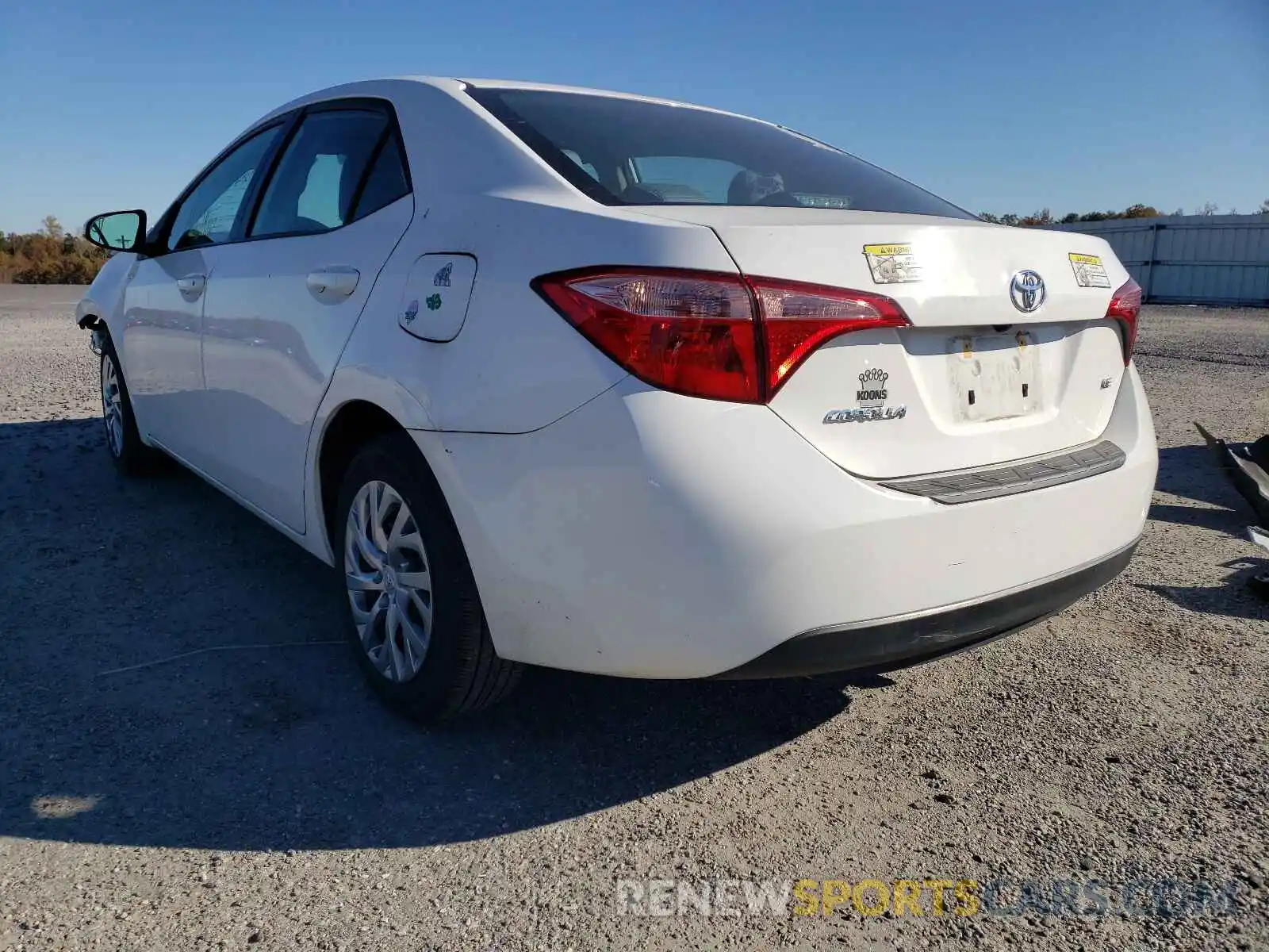 3 Photograph of a damaged car 2T1BURHE1KC168000 TOYOTA COROLLA 2019