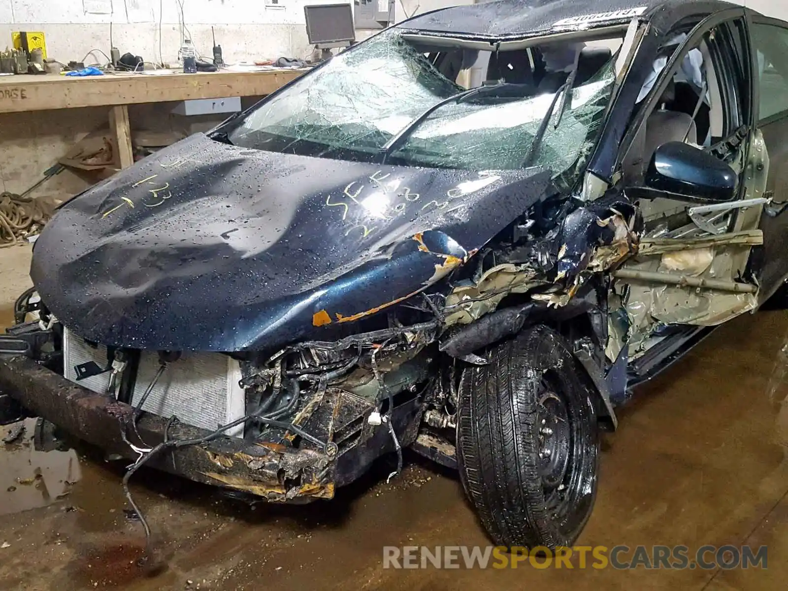 10 Photograph of a damaged car 2T1BURHE1KC170751 TOYOTA COROLLA 2019