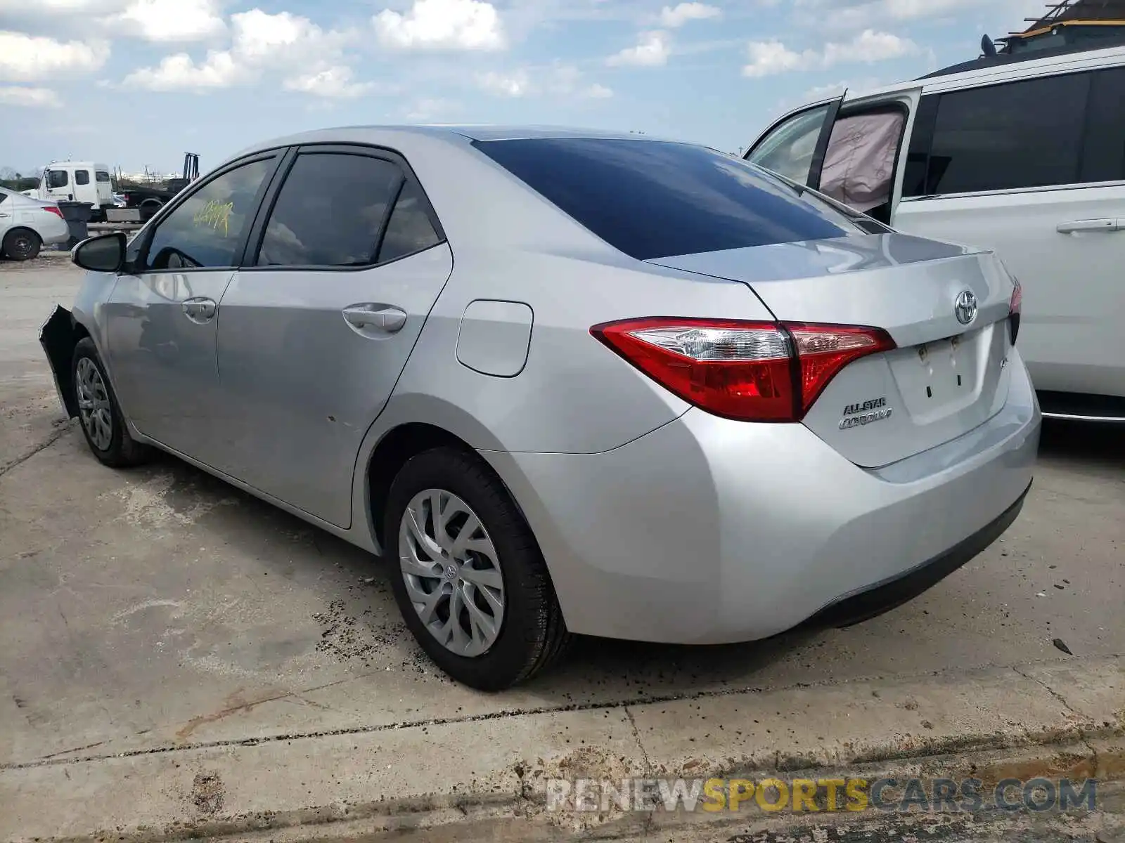 3 Photograph of a damaged car 2T1BURHE1KC170944 TOYOTA COROLLA 2019