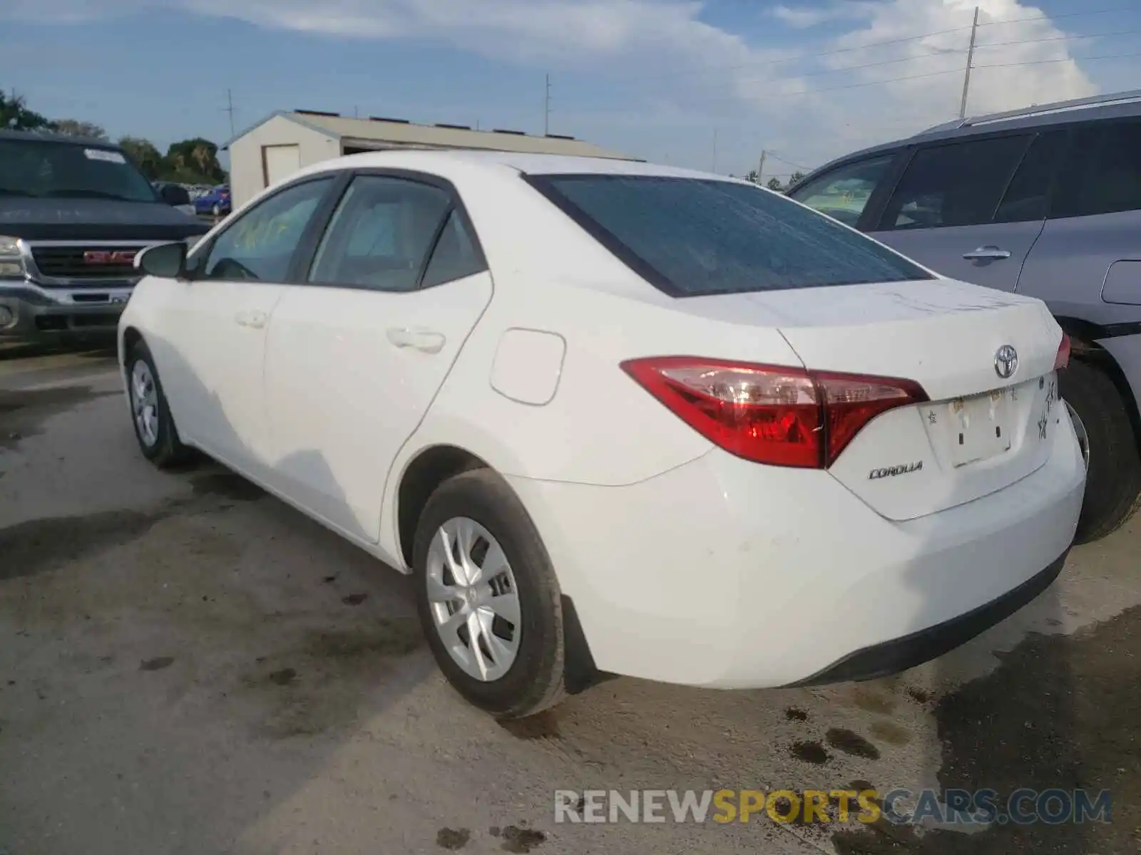 3 Photograph of a damaged car 2T1BURHE1KC171432 TOYOTA COROLLA 2019