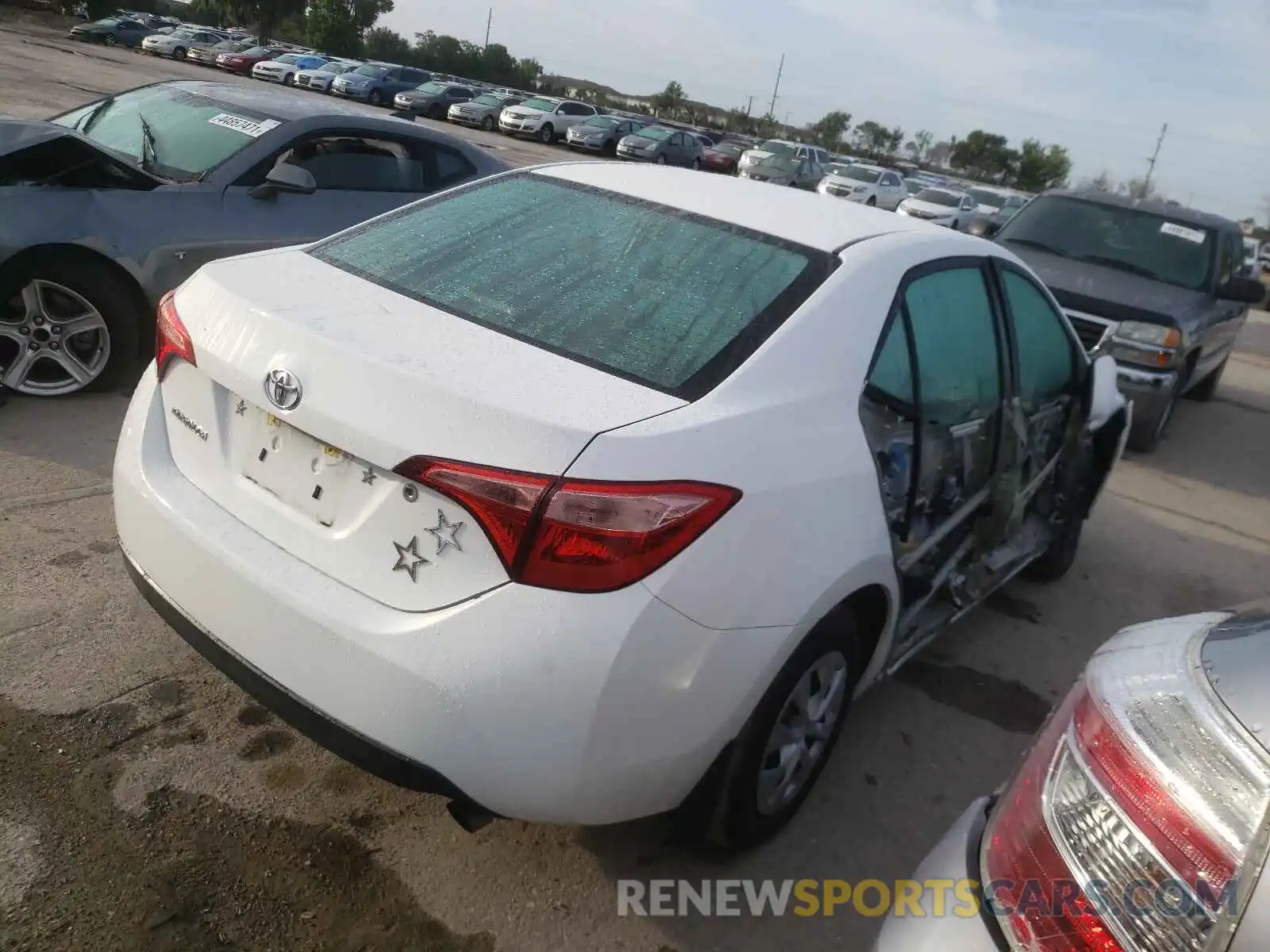 4 Photograph of a damaged car 2T1BURHE1KC171432 TOYOTA COROLLA 2019